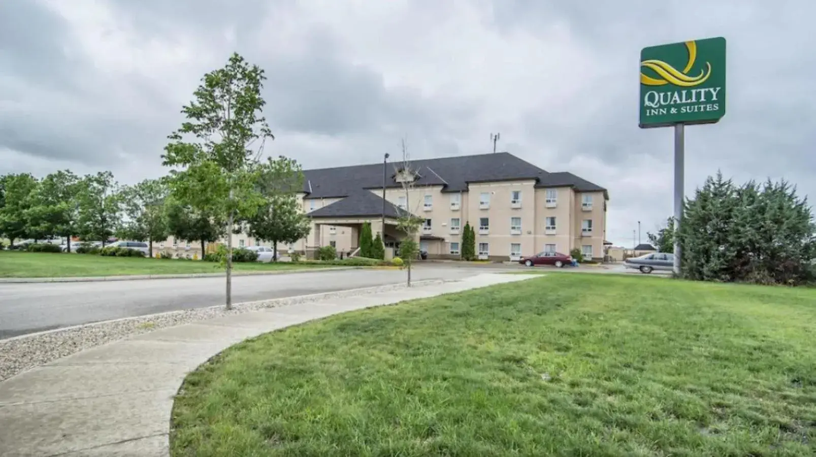 Facade/entrance in Quality Inn & Suites Yorkton Facade/entrance in Quality Inn & Suites Yorkton