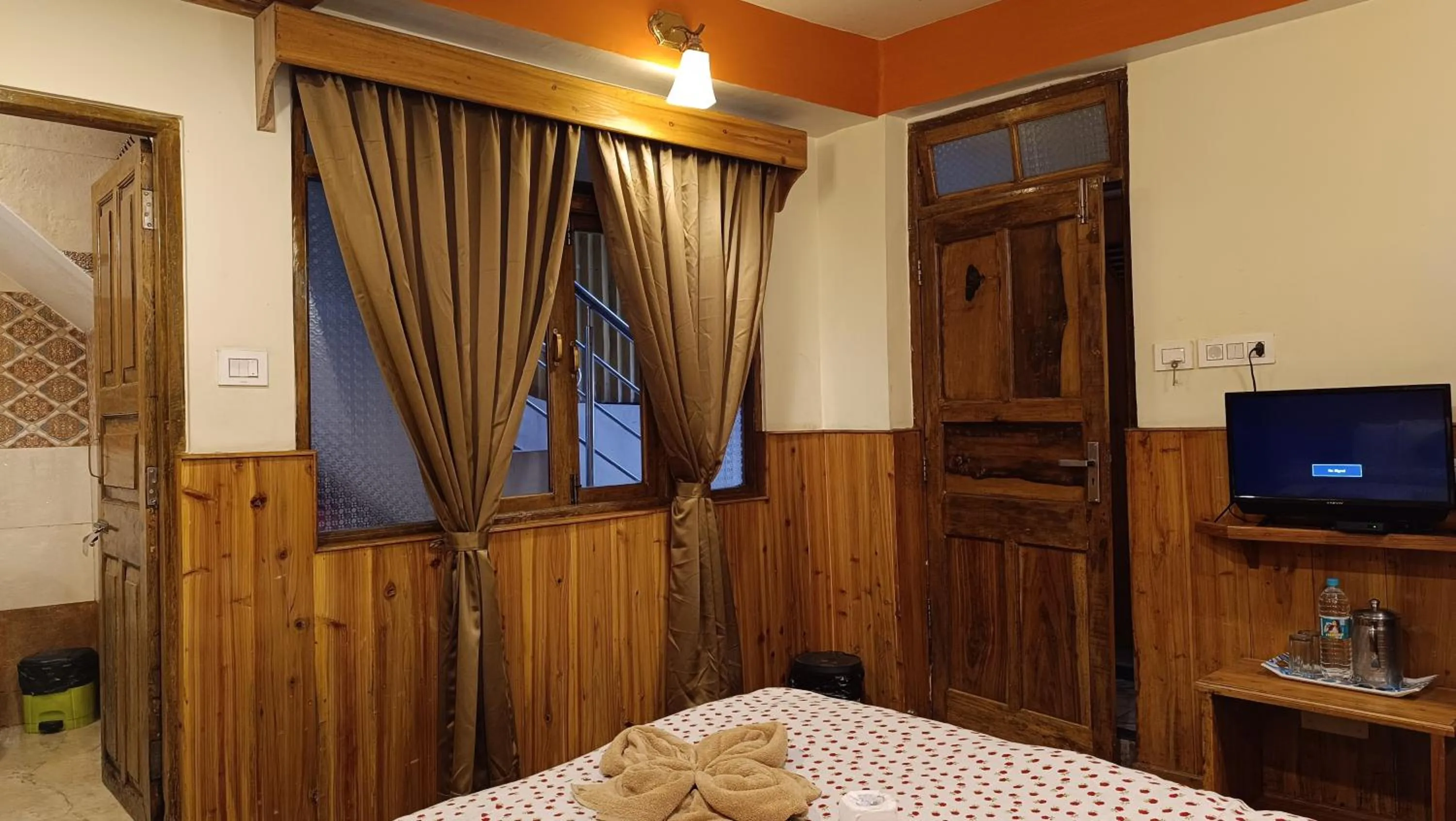 Bedroom in Hotel Golden Orchid