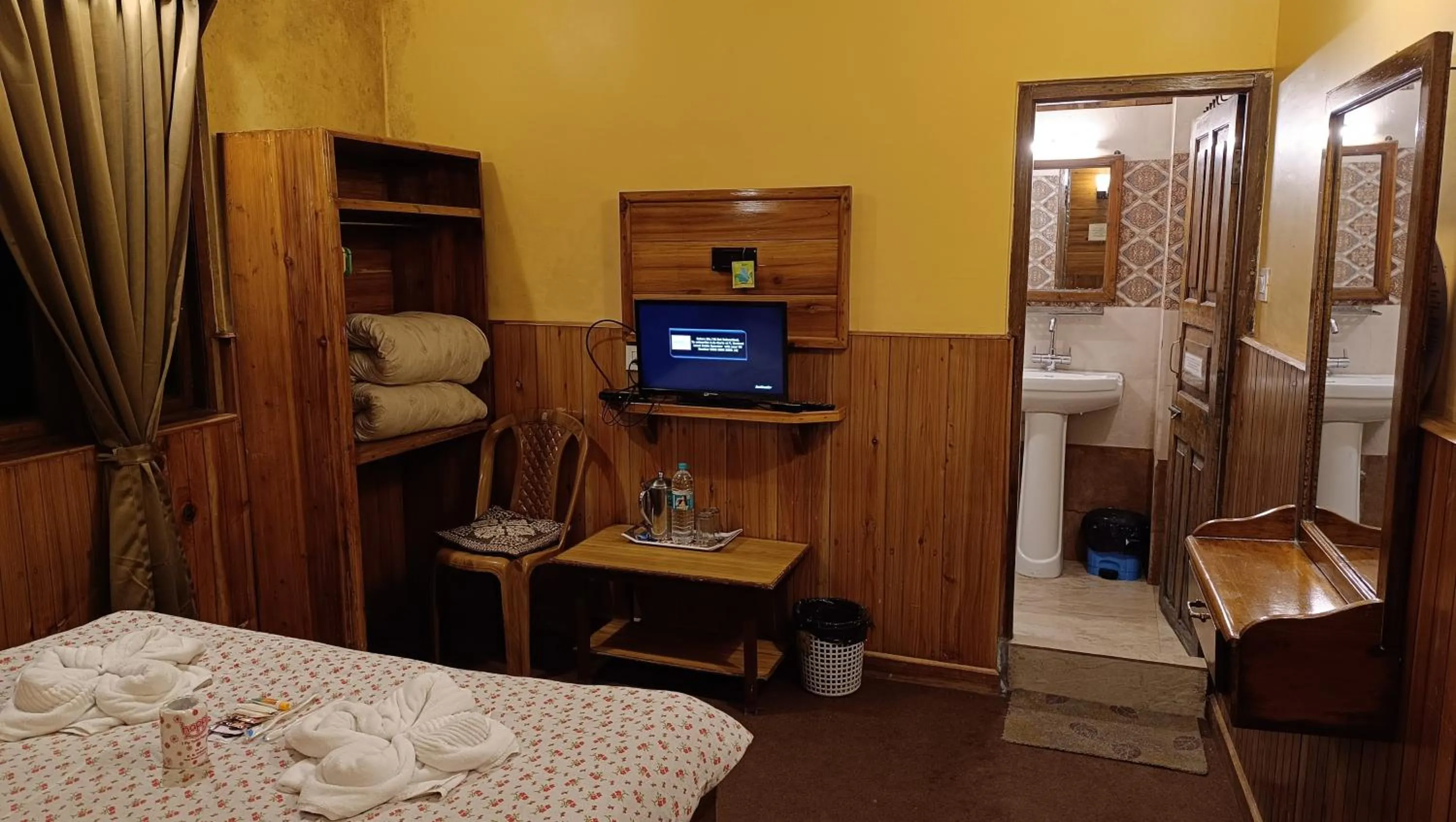 Bedroom in Hotel Golden Orchid