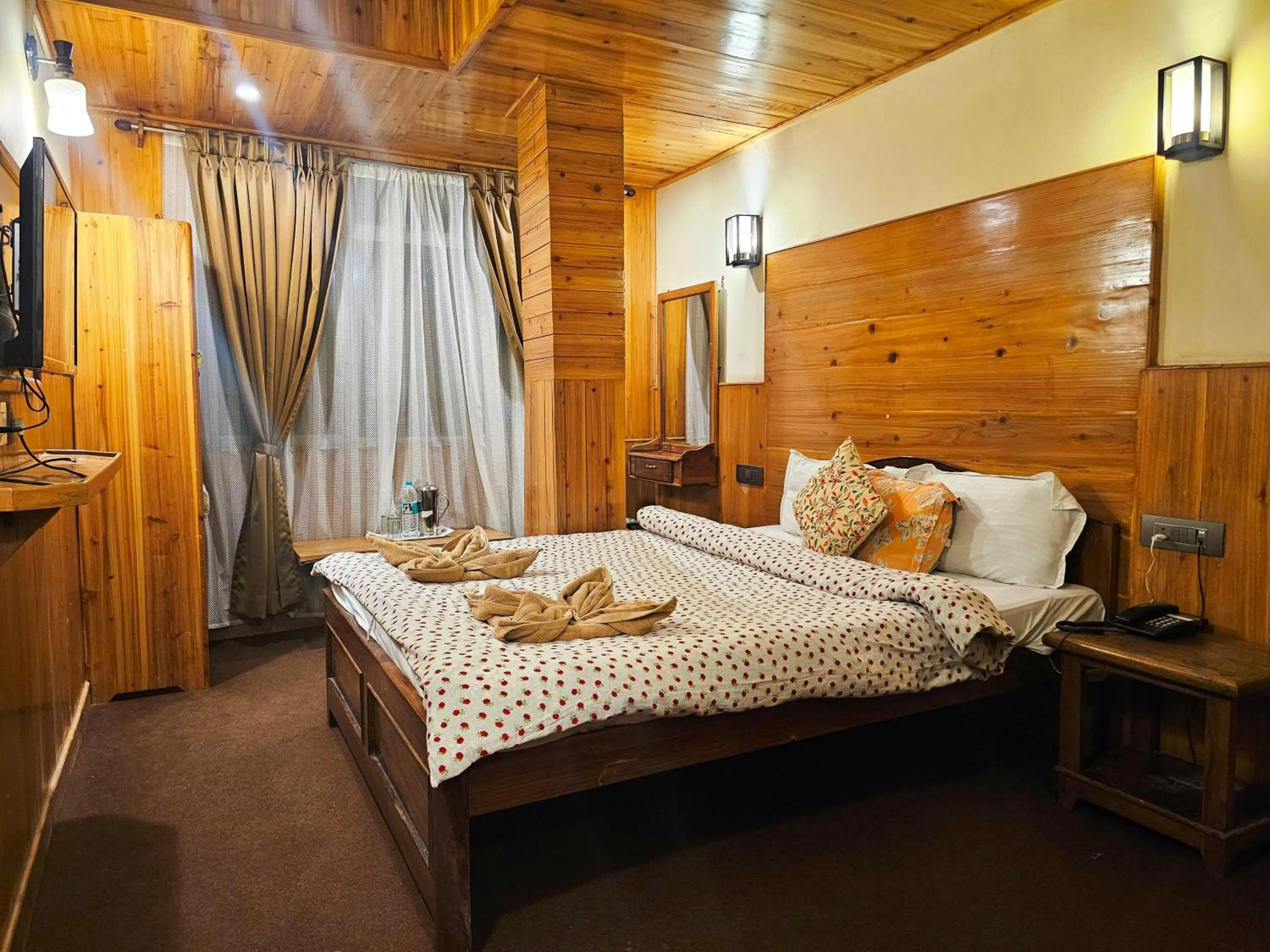 Photo of the whole room in Hotel Golden Orchid