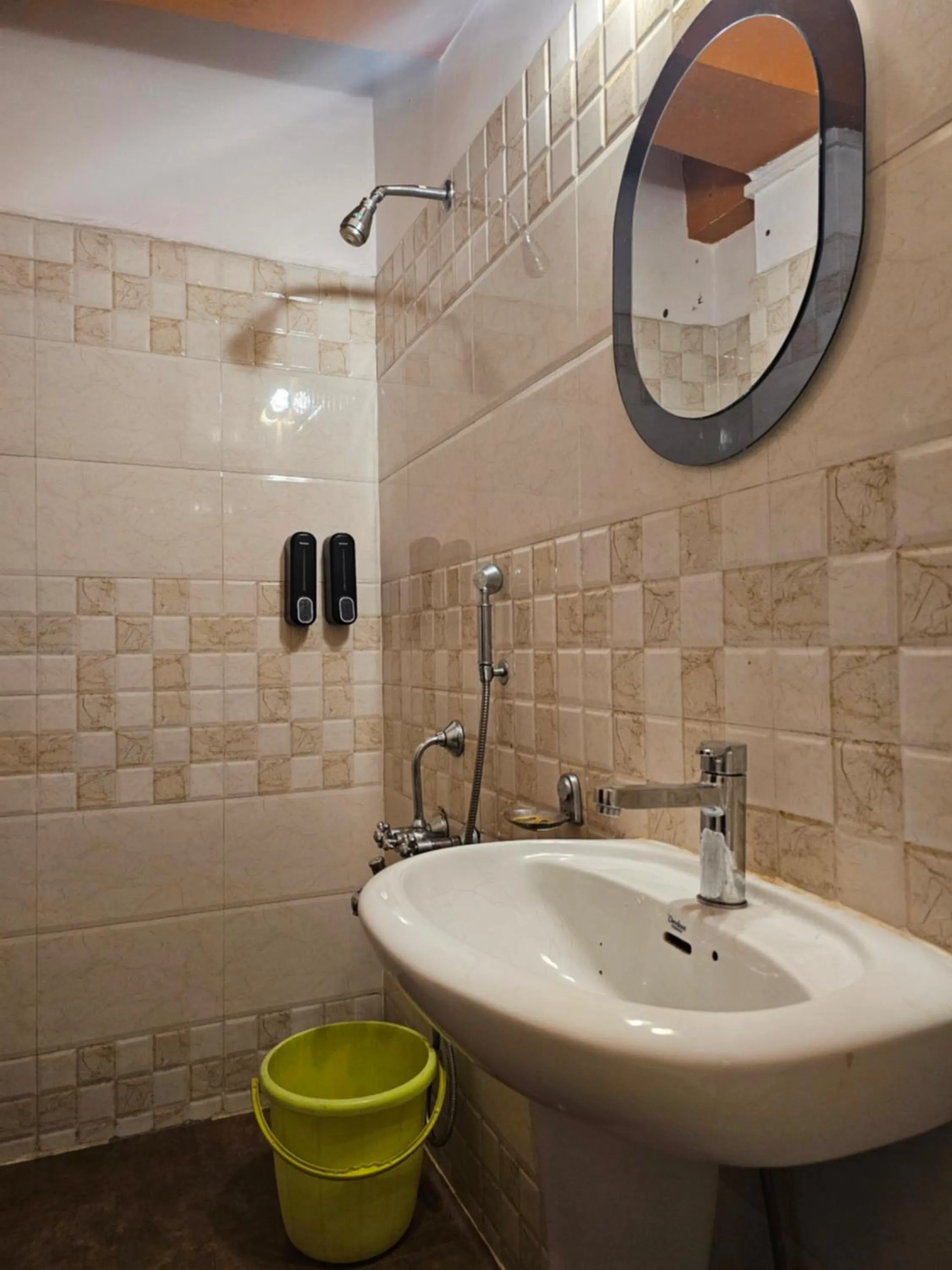 Toilet in Hotel Golden Orchid