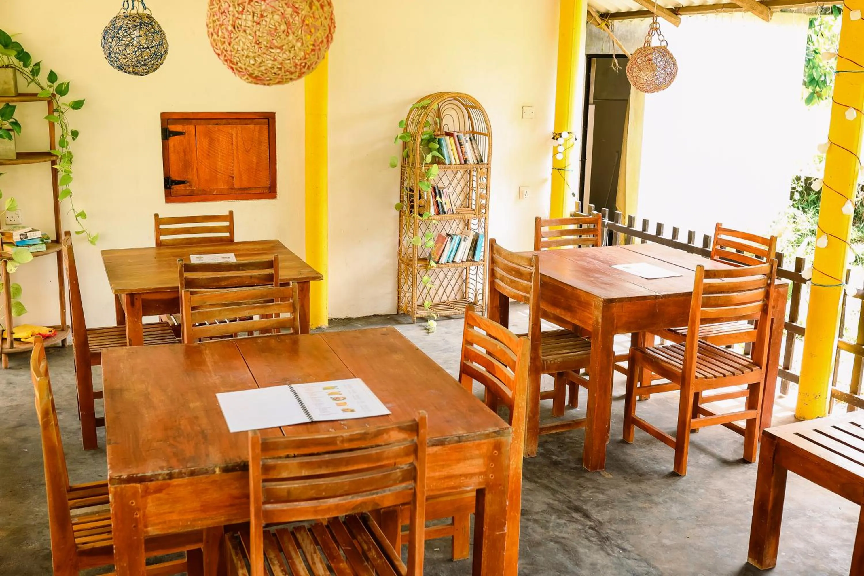 Restaurant/places to eat in Beach Lagoon Guesthouse