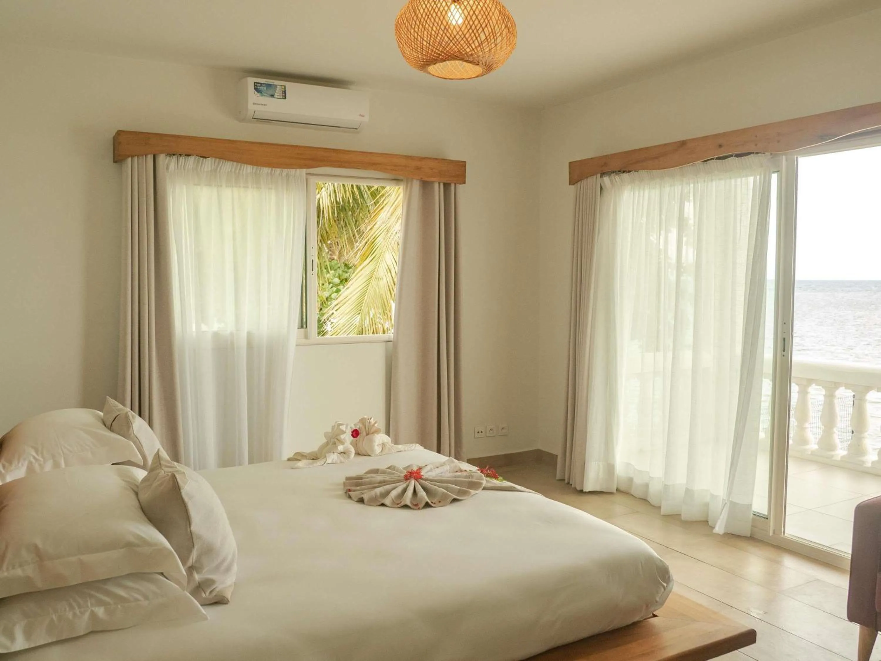 Bedroom, Bed in Mantis Soanambo Hotel And Spa