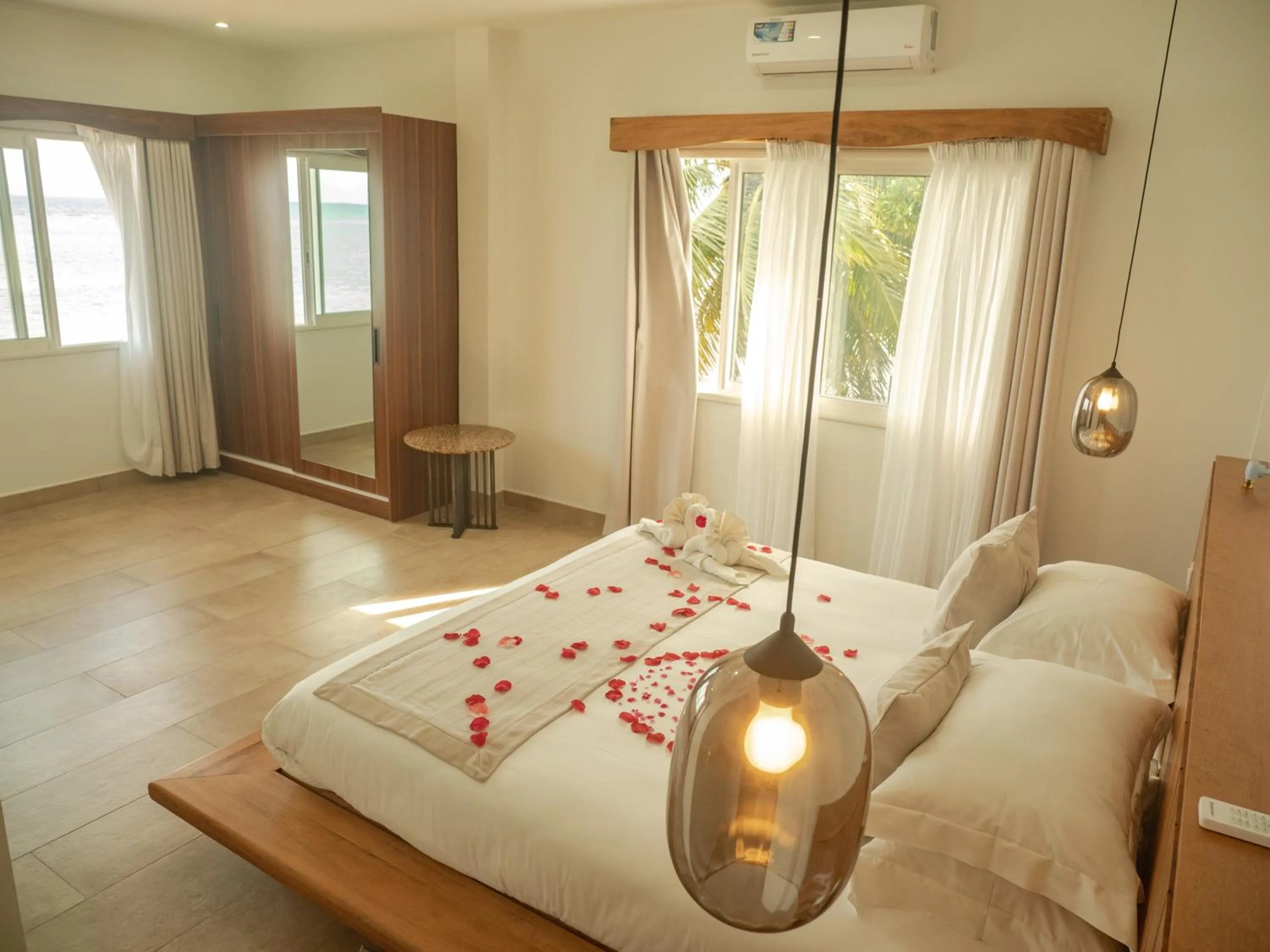 Bedroom, Bed in Mantis Soanambo Hotel And Spa