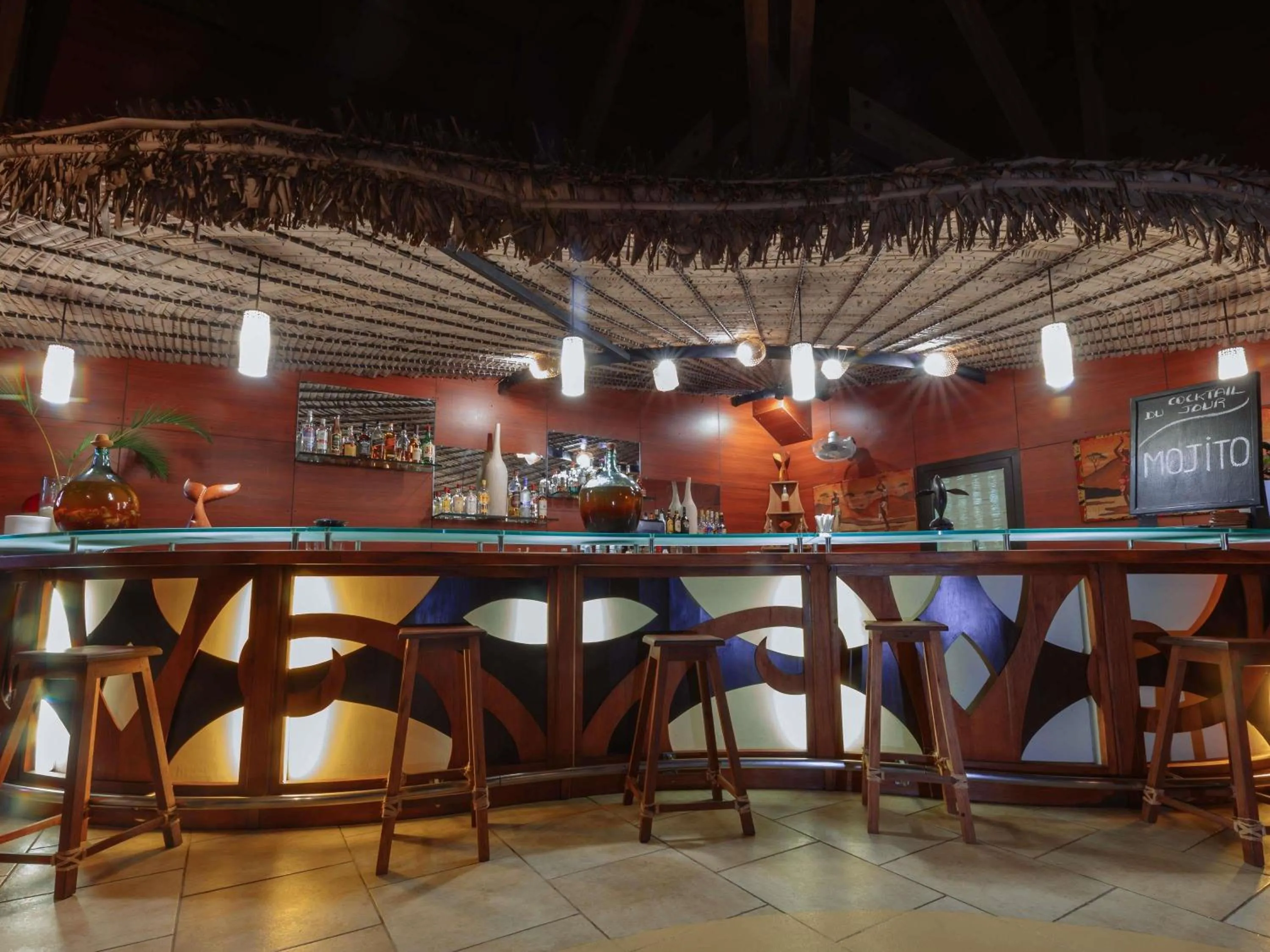 Lounge or bar in Mantis Soanambo Hotel And Spa