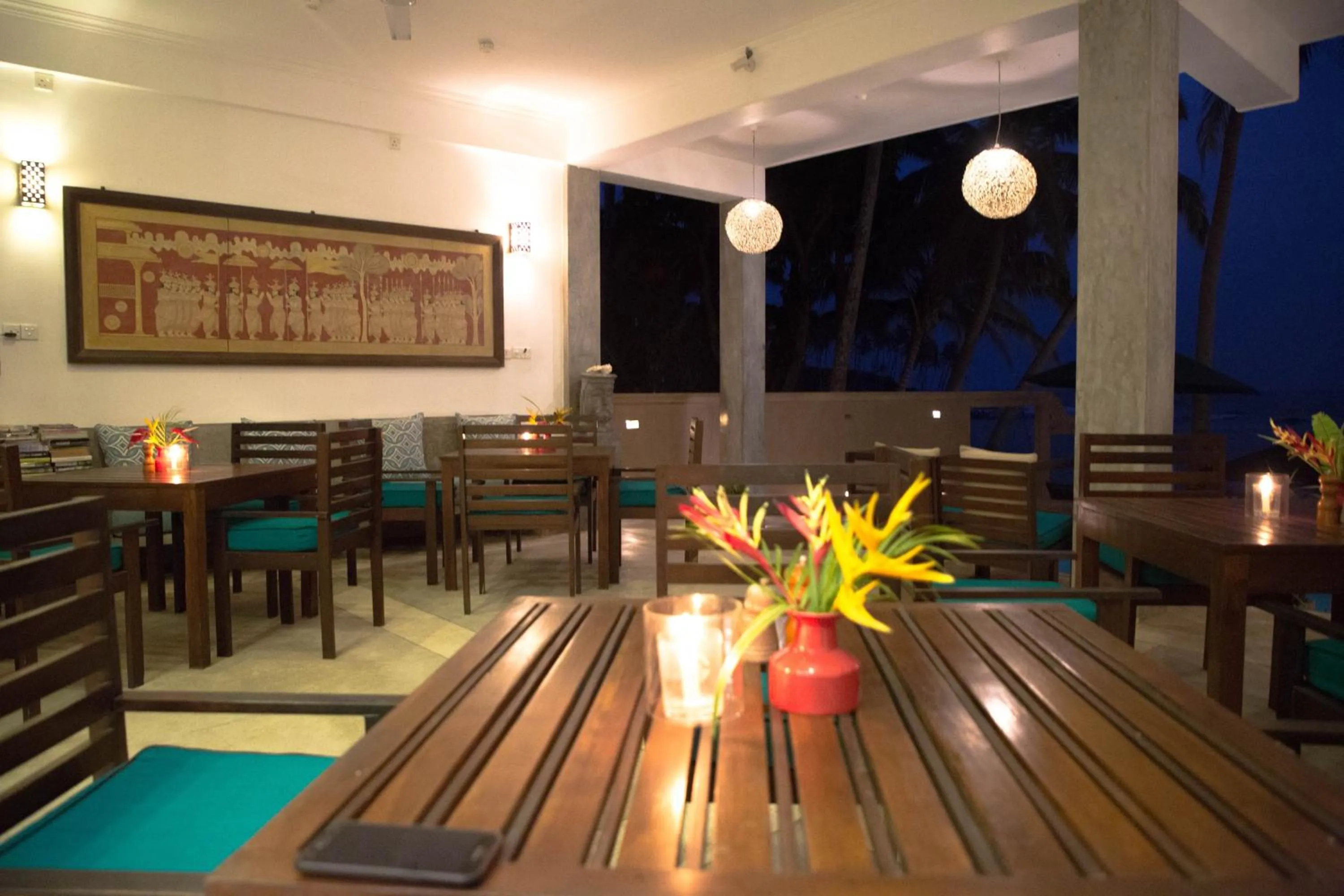 Restaurant/places to eat in Sea World Boutique Hotel