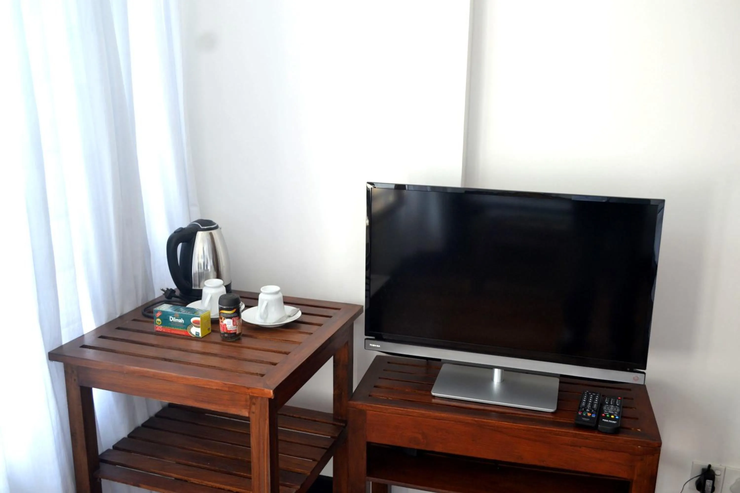 TV and multimedia in Sea World Boutique Hotel
