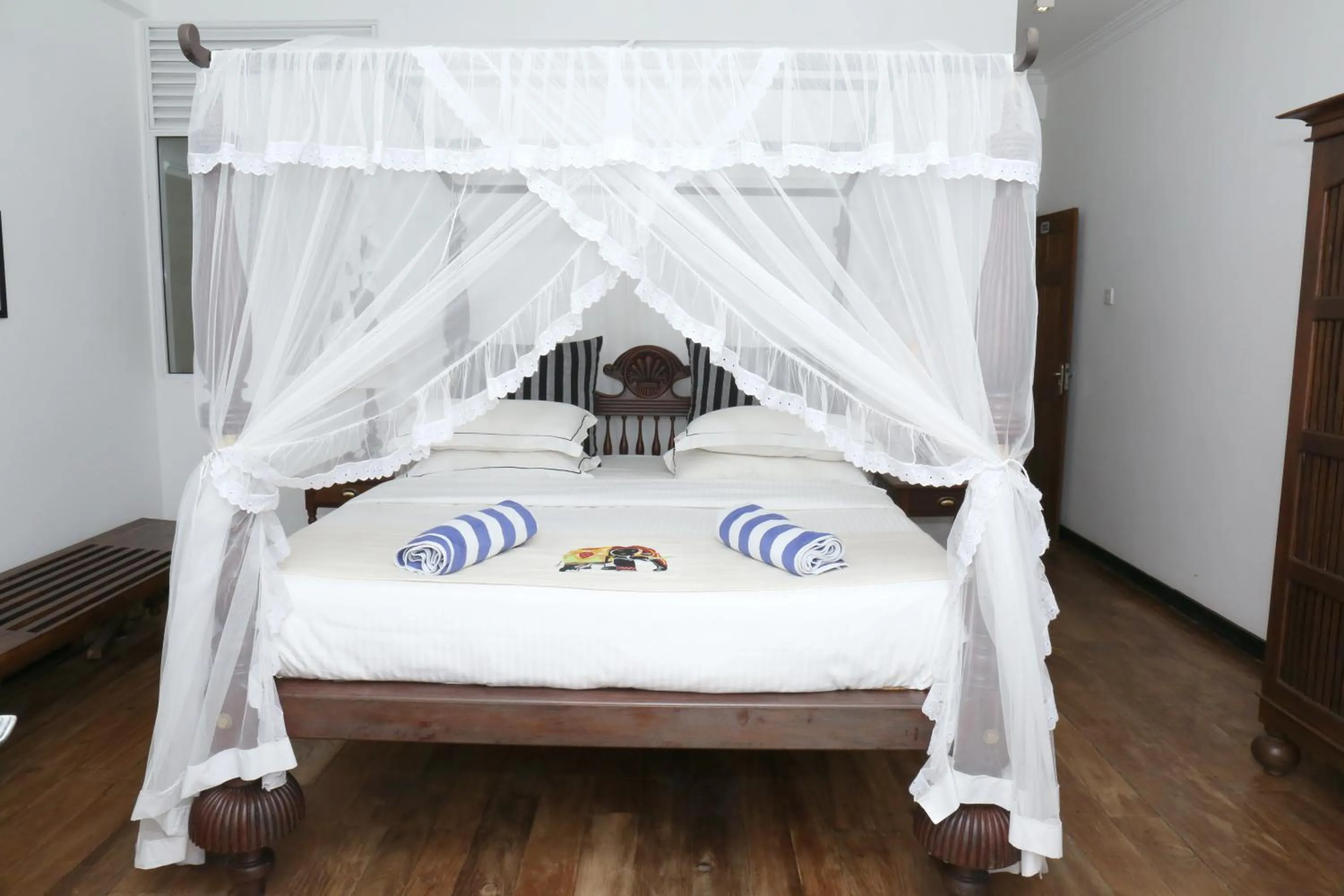 Spring, Bed in Sea World Boutique Hotel