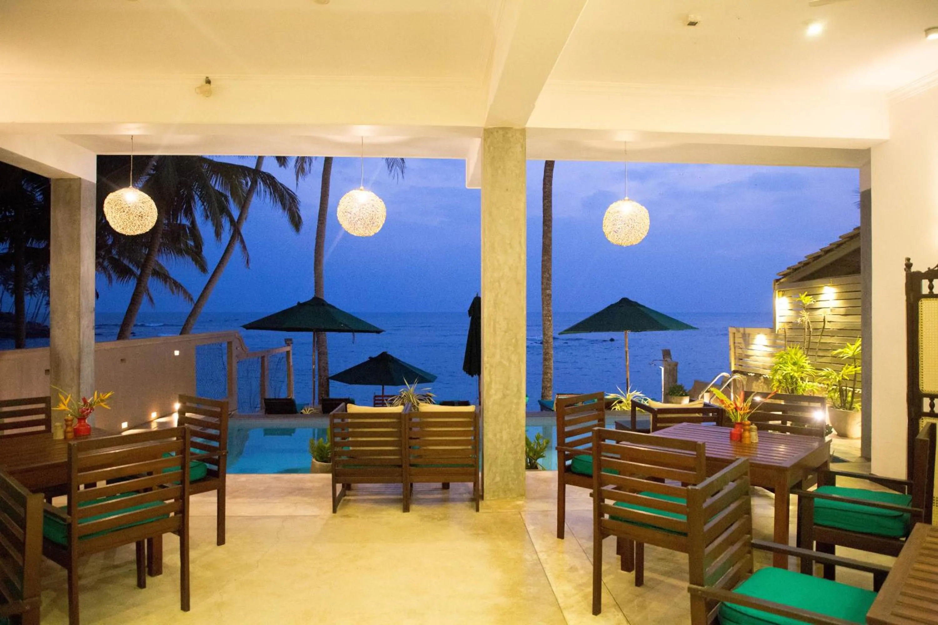 Restaurant/places to eat in Sea World Boutique Hotel