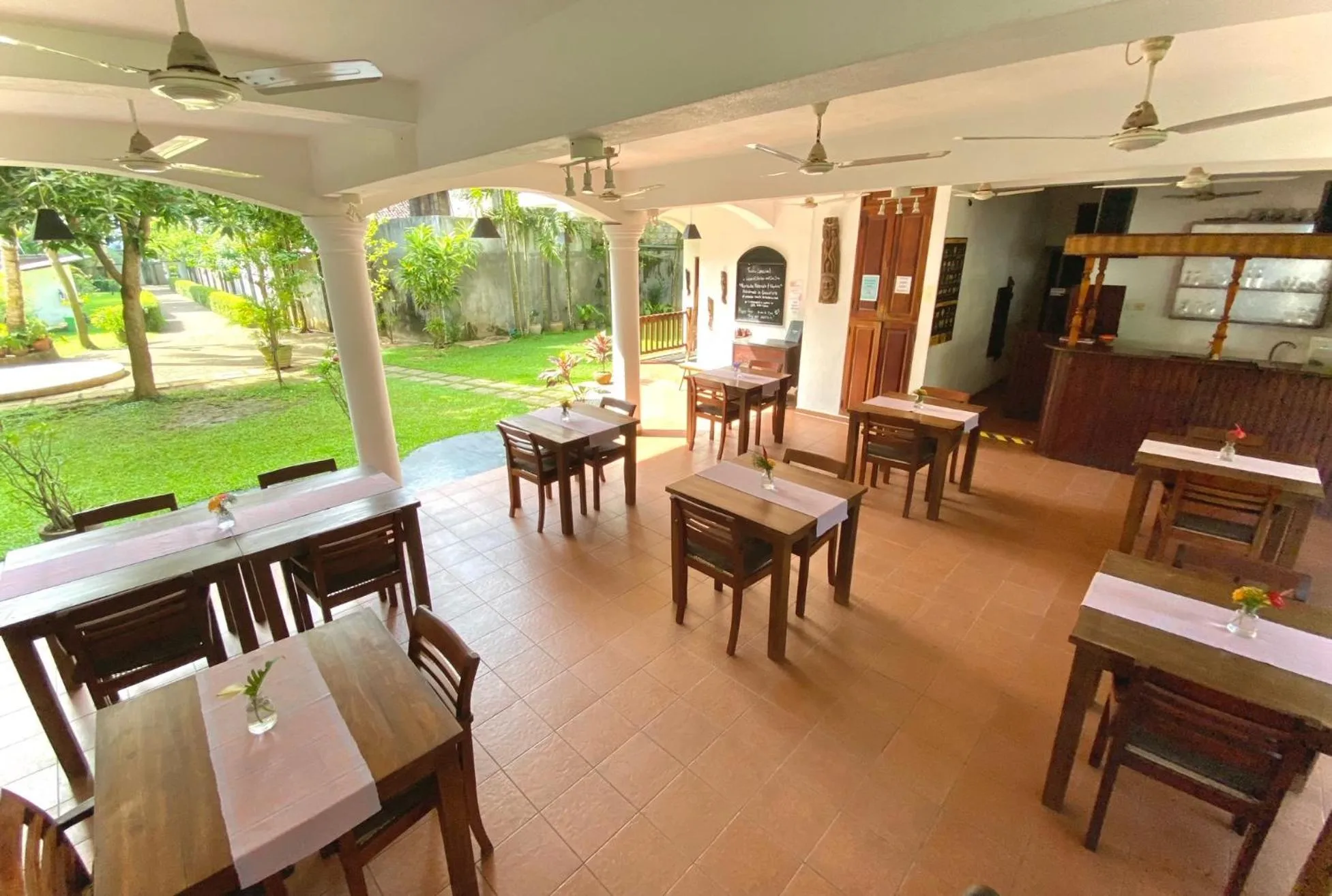 Restaurant/places to eat in Unawatuna Nor Lanka Hotel