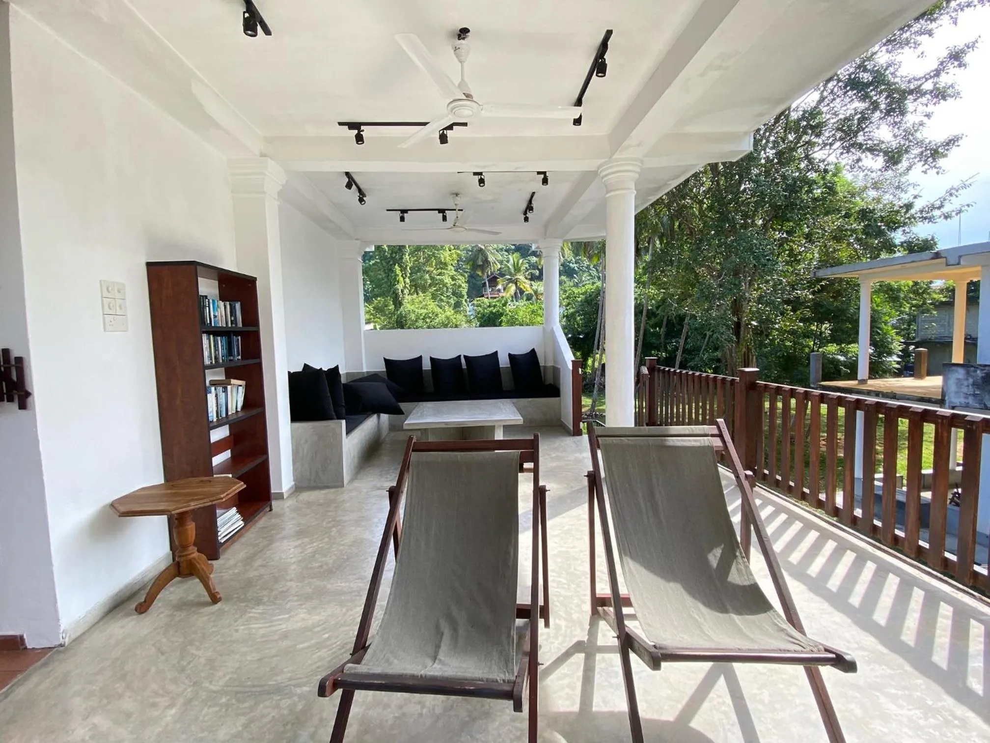 Seating area in Unawatuna Nor Lanka Hotel