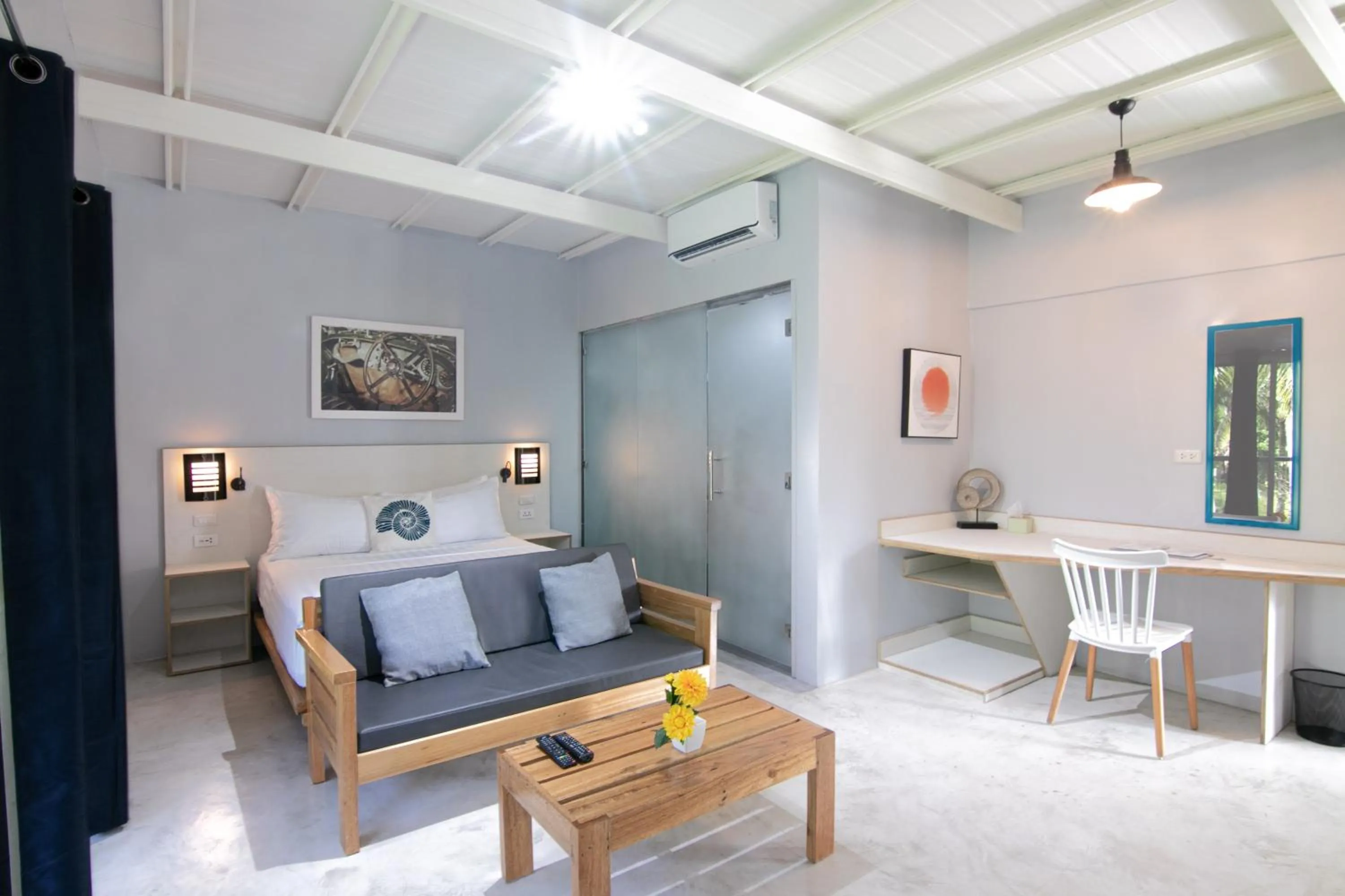 Seating area in Reef Beach Resort