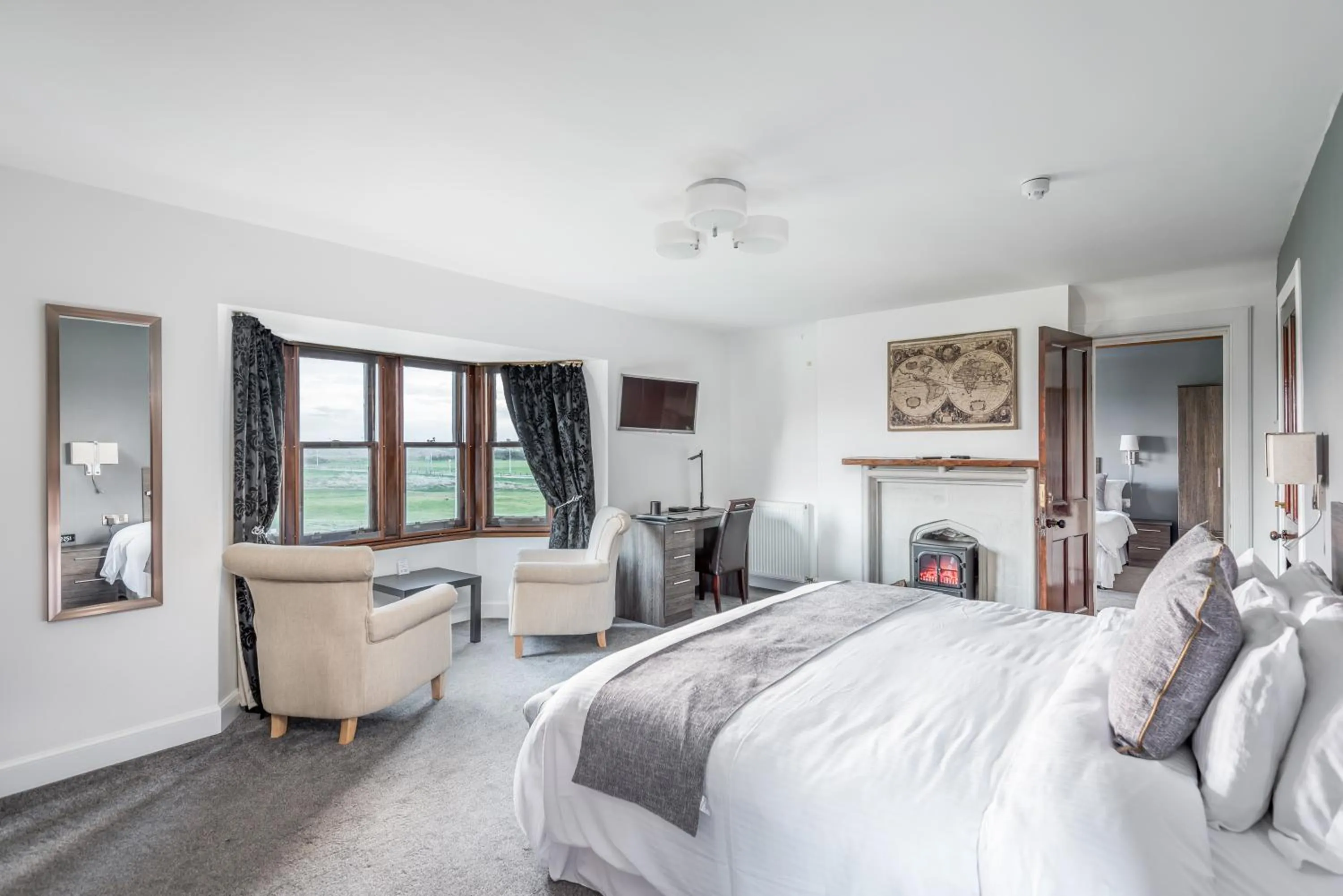 Bed in Grey Harlings Rooms