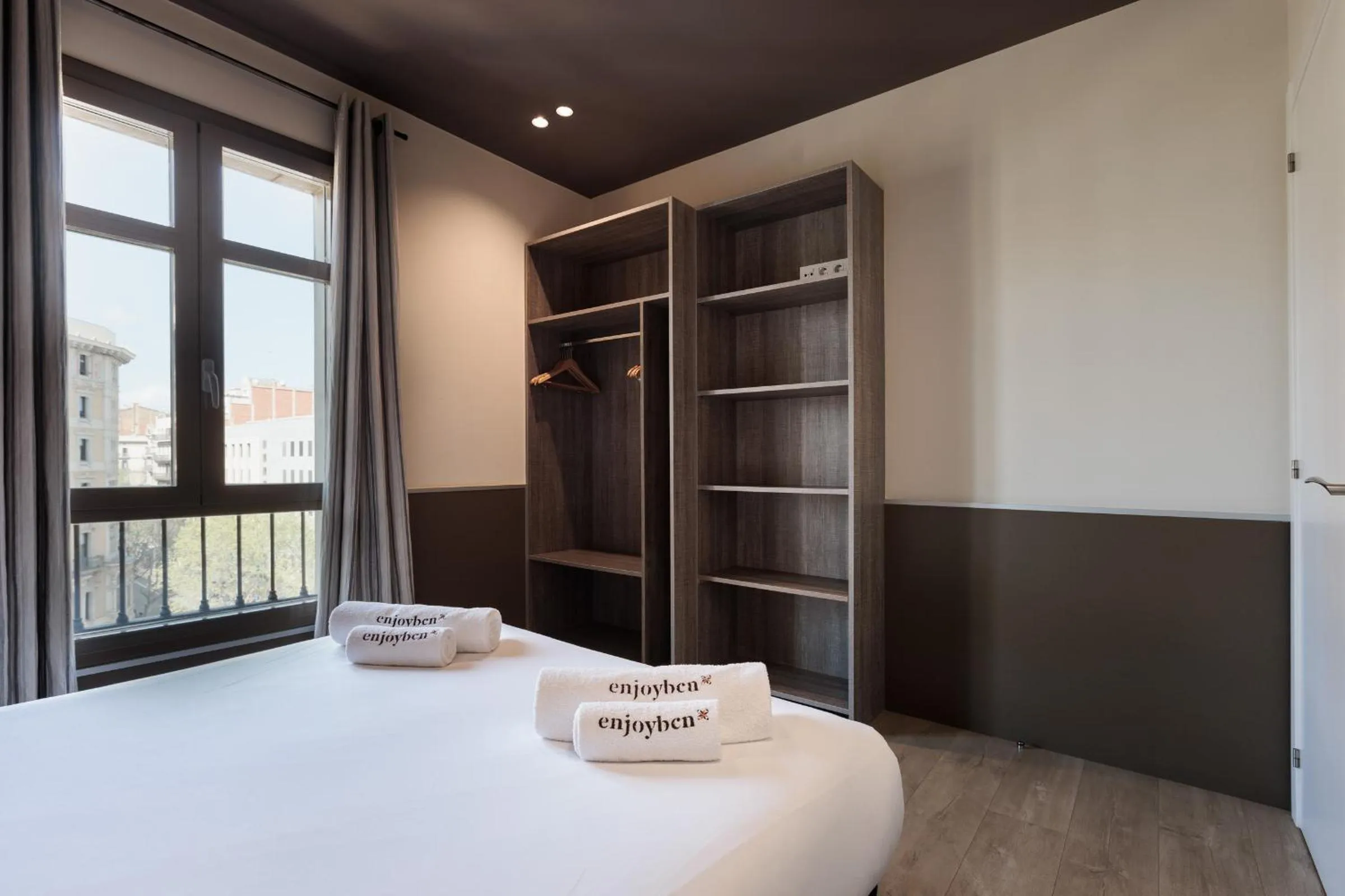 Bed in Enjoybcn Miro Apartments