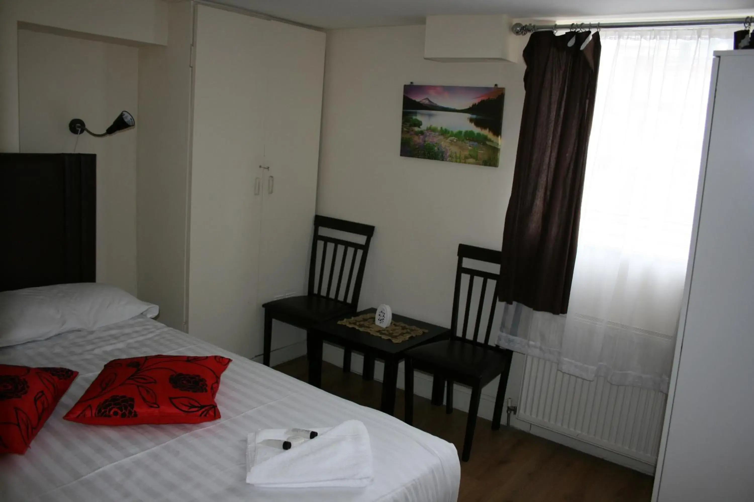 Day, Bed in Marble Arch Flats Day, Bed in Marble Arch Flats