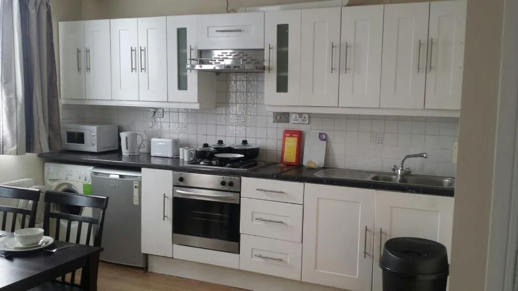 Kitchen or kitchenette in Marble Arch Flats