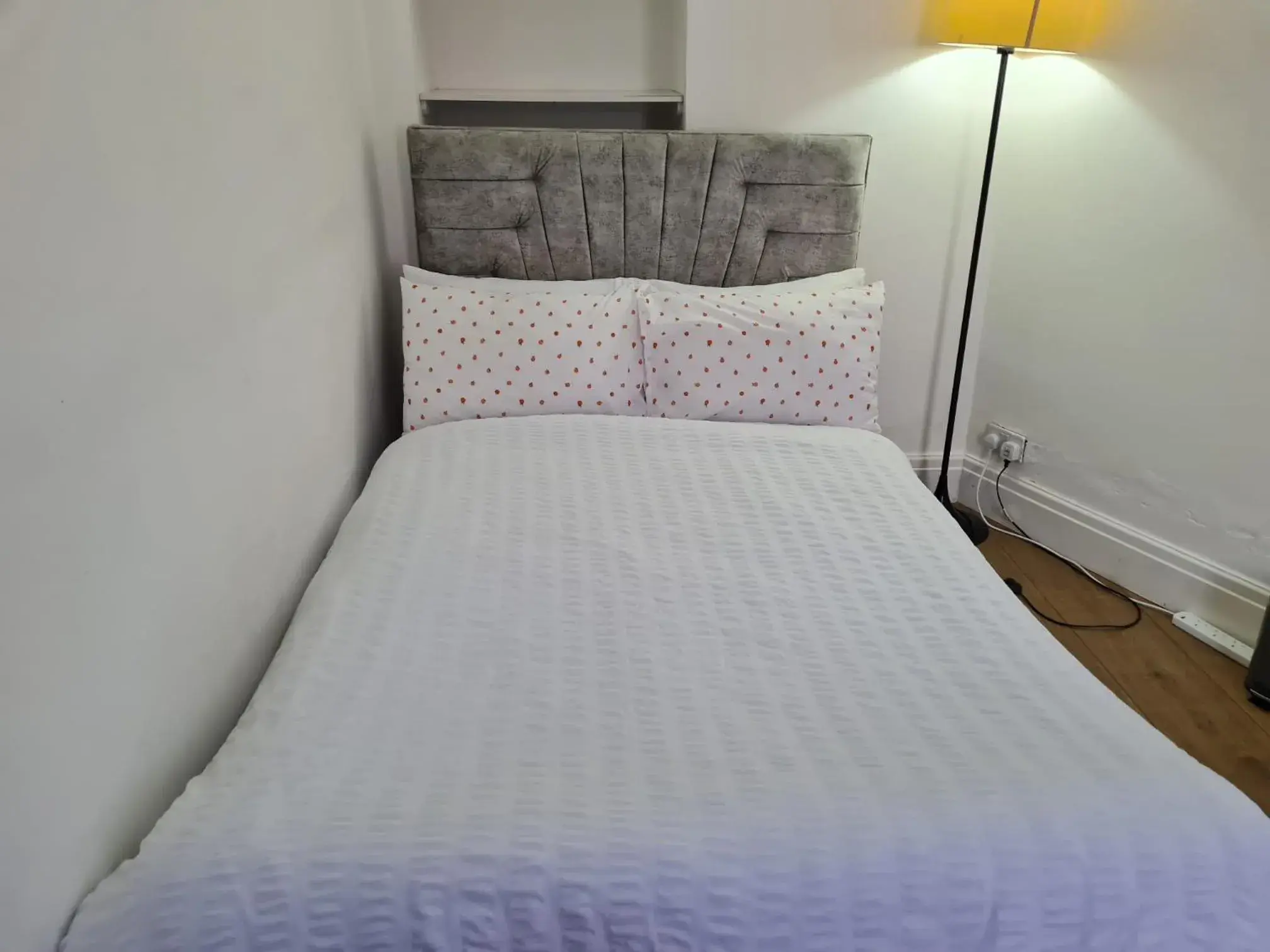 Deluxe Double Room with Extra Bed in Scotland Street, Newton Heath Deluxe Double Room with Extra Bed in Scotland Street, Newton Heath