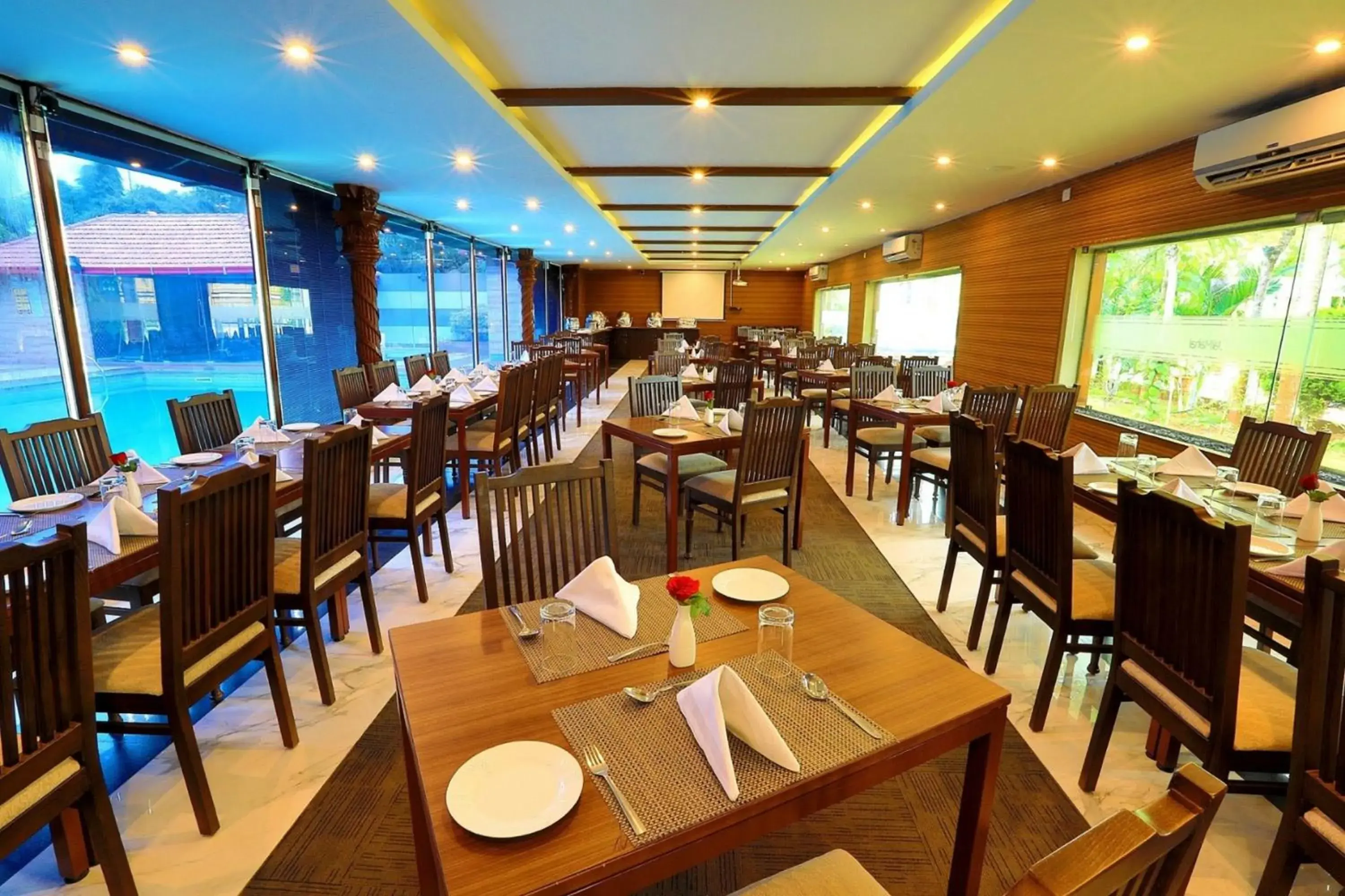 Restaurant/places to eat in Jal Mahal Resort and Spa Restaurant/places to eat in Jal Mahal Resort and Spa