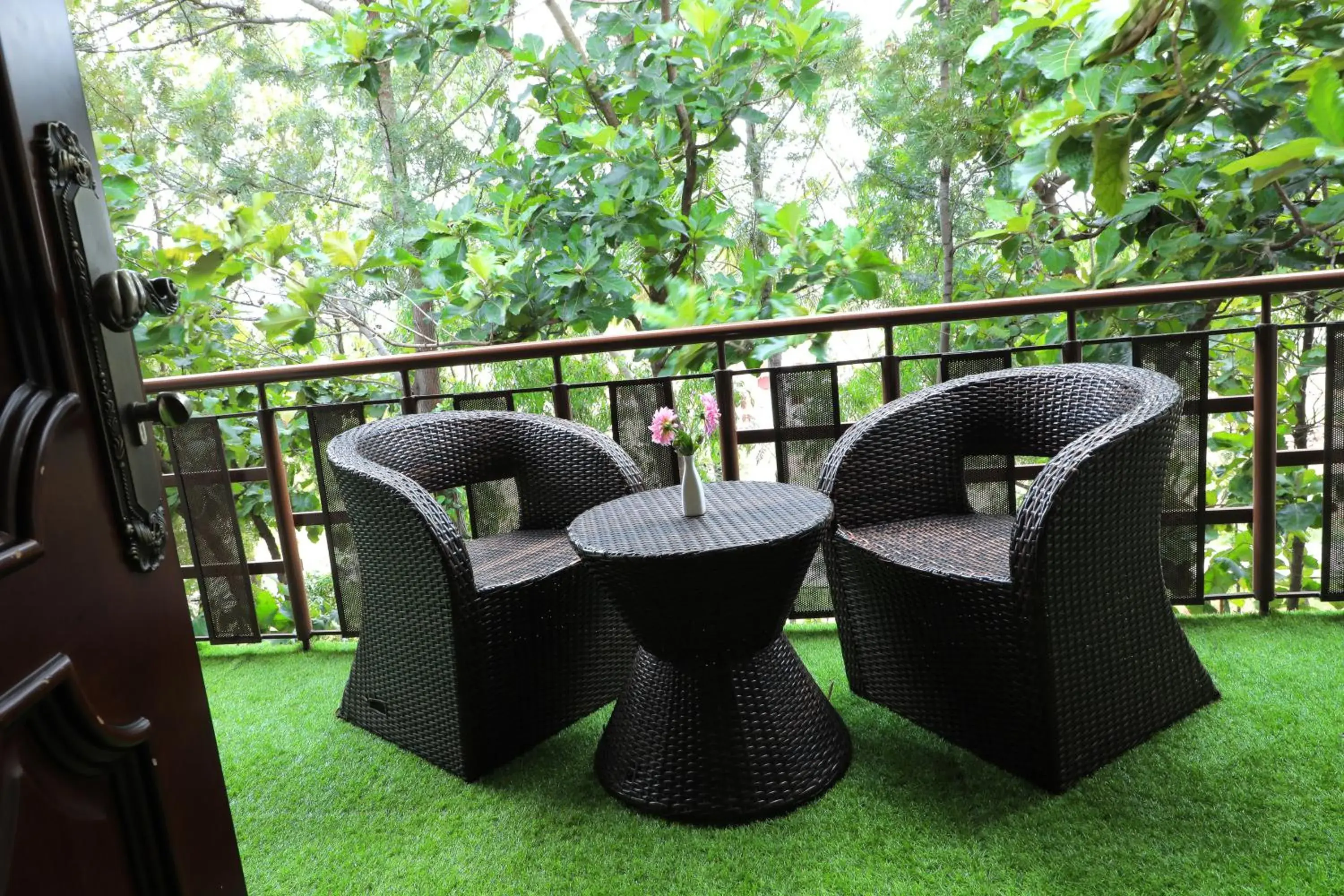 Garden view in Jal Mahal Resort and Spa Garden view in Jal Mahal Resort and Spa