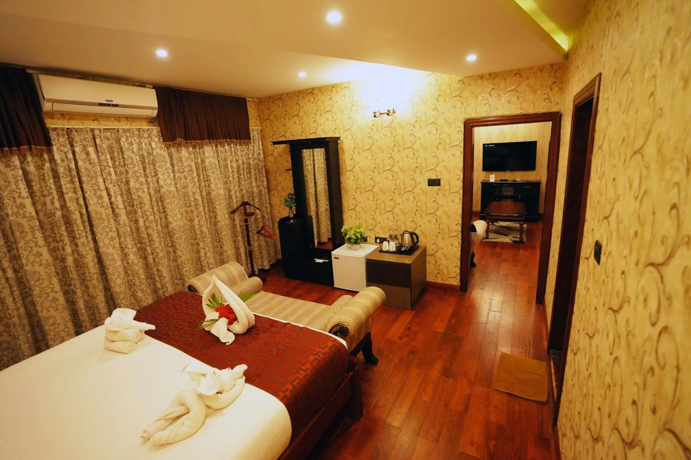 Bedroom, Bed in Jal Mahal Resort and Spa
