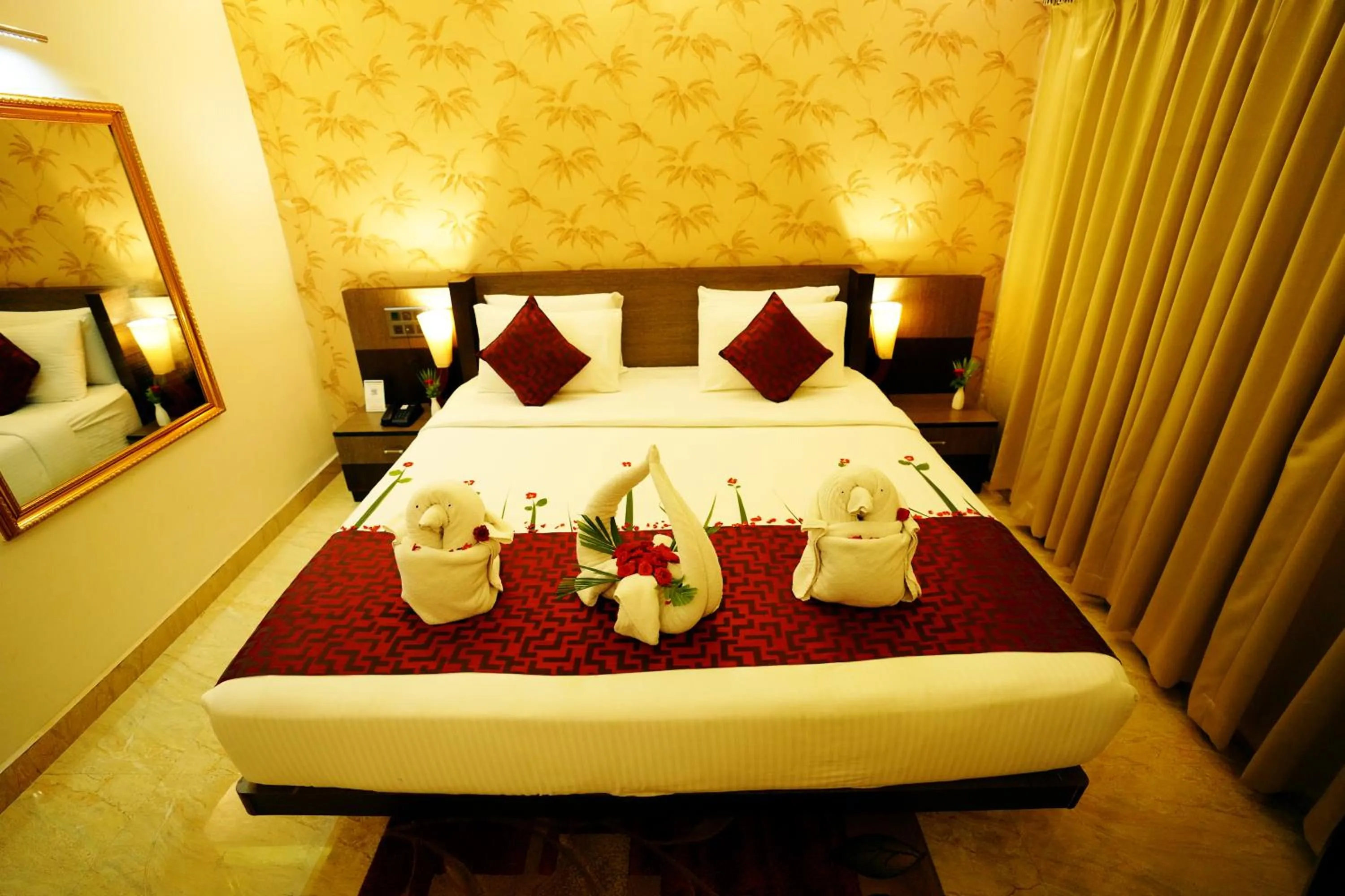 Bed in Jal Mahal Resort and Spa