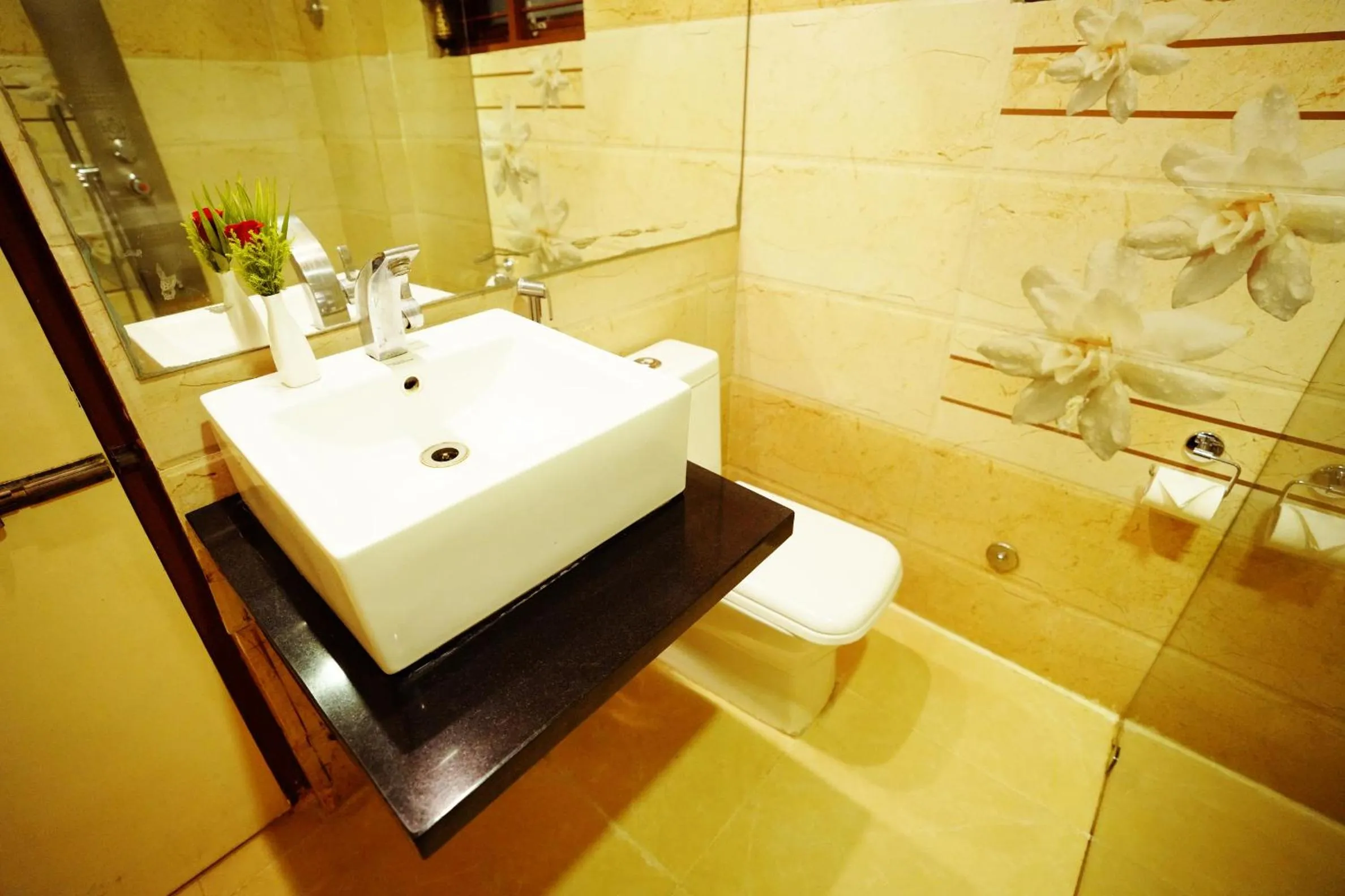 Bathroom in Jal Mahal Resort and Spa