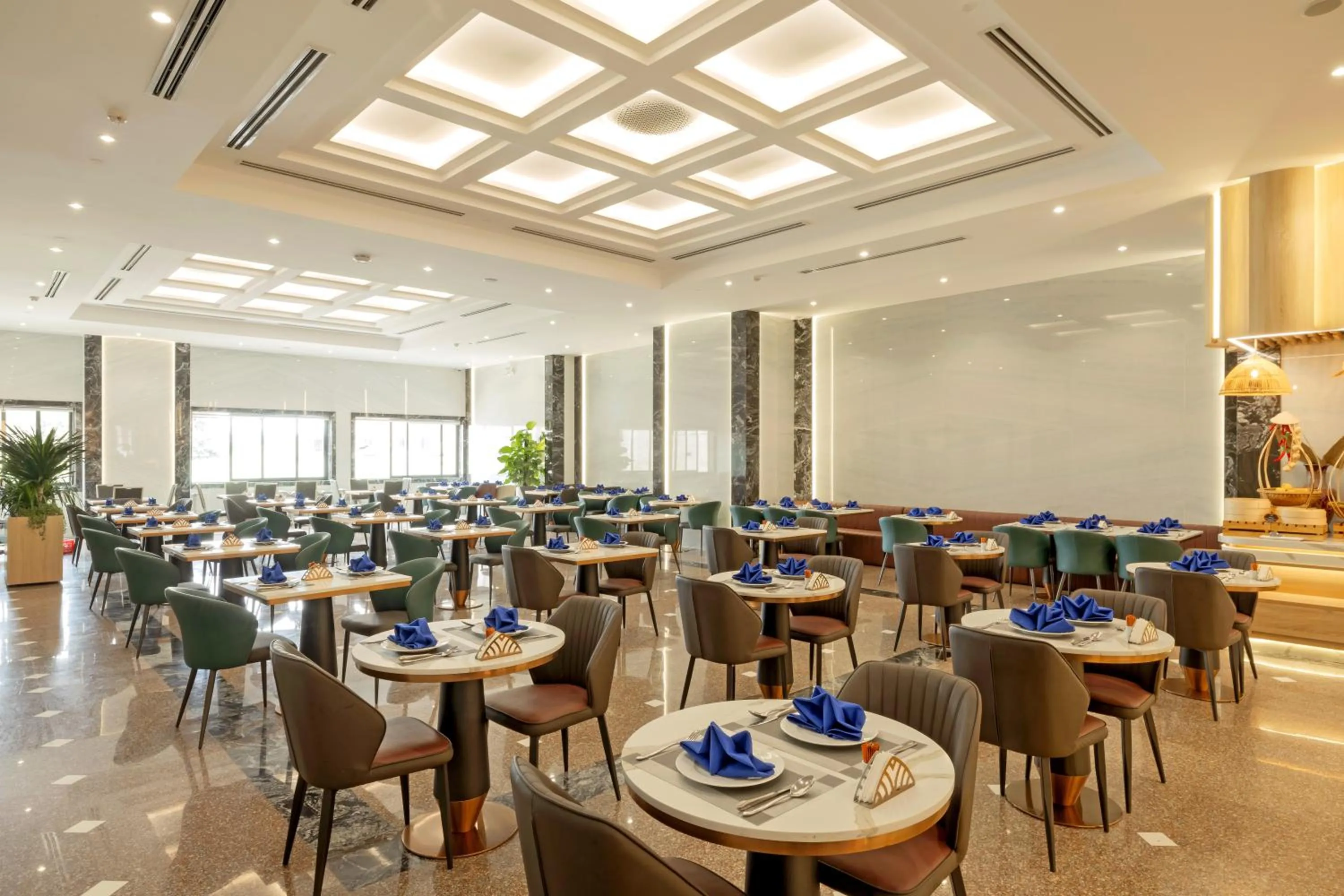 Restaurant/places to eat in PANAMA Nha Trang Hotel