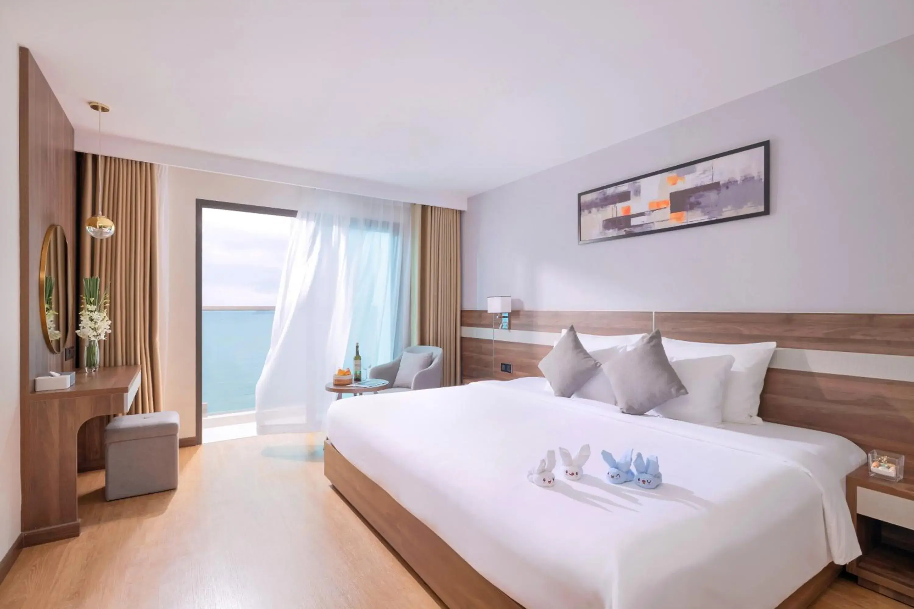 Deluxe Double Room with Balcony and Sea View in PANAMA Nha Trang Hotel Deluxe Double Room with Balcony and Sea View in PANAMA Nha Trang Hotel