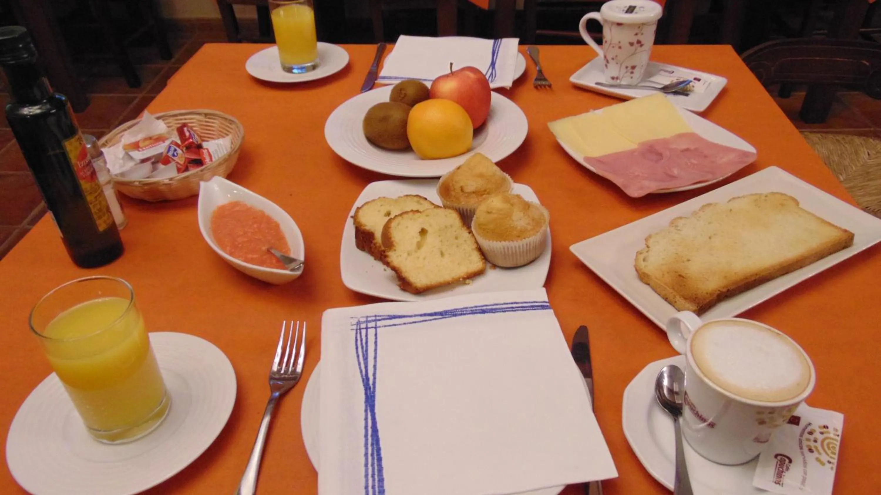 Breakfast in Hotel Rural Valle del Turrilla - Cazorlatur