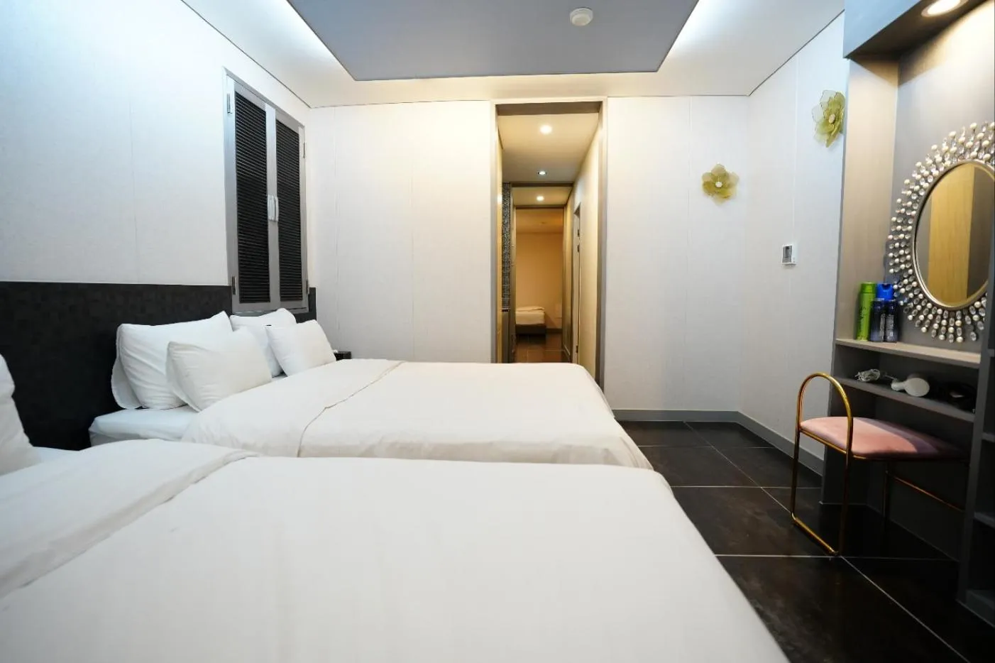 Bedroom, Bed in Shinchon Y Hotel