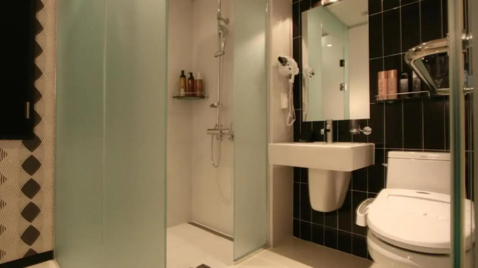 Bathroom in Shinchon Y Hotel Bathroom in Shinchon Y Hotel