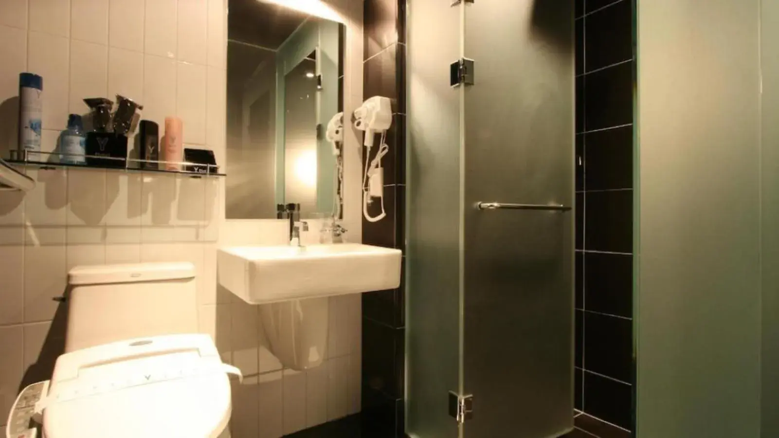 Bathroom in Shinchon Y Hotel Bathroom in Shinchon Y Hotel