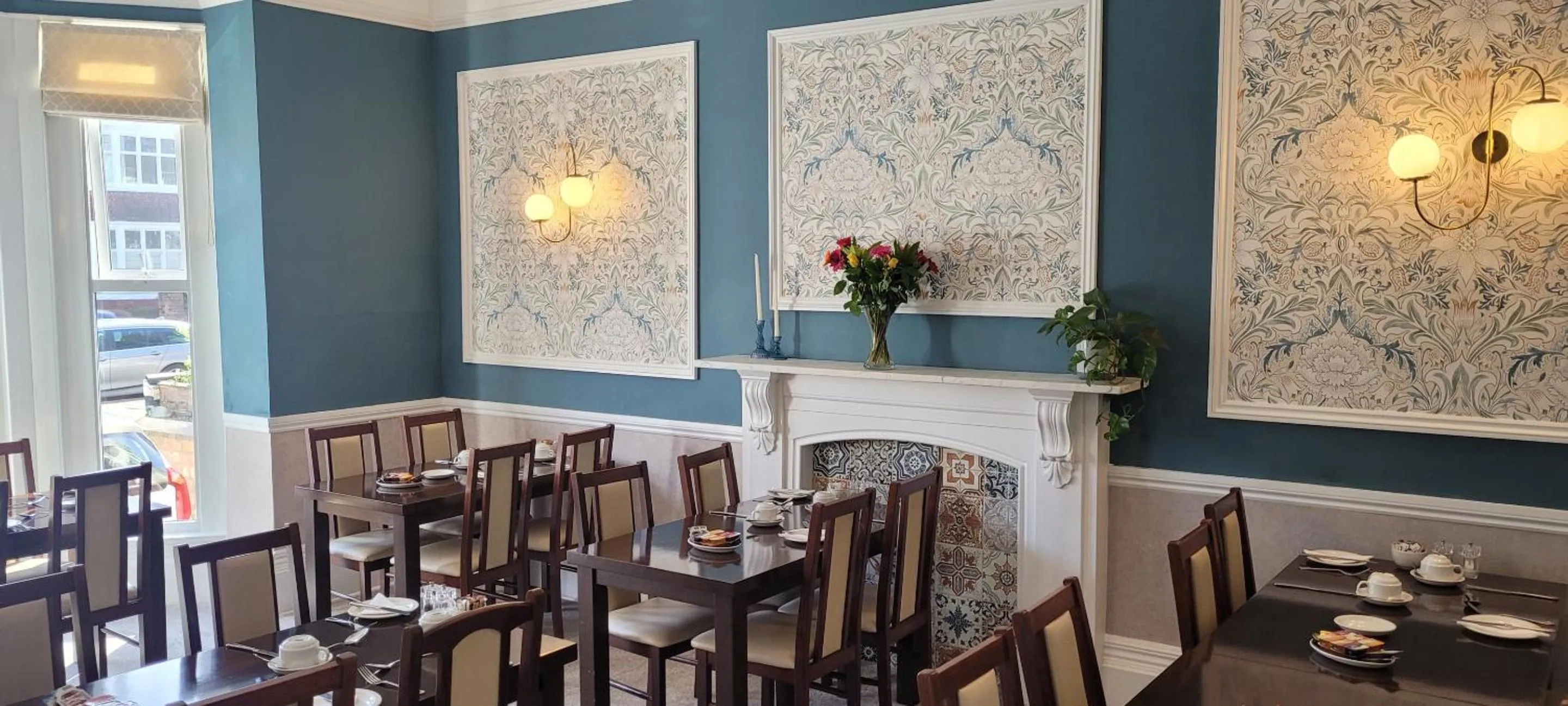 Breakfast in Victoria Park Lodge