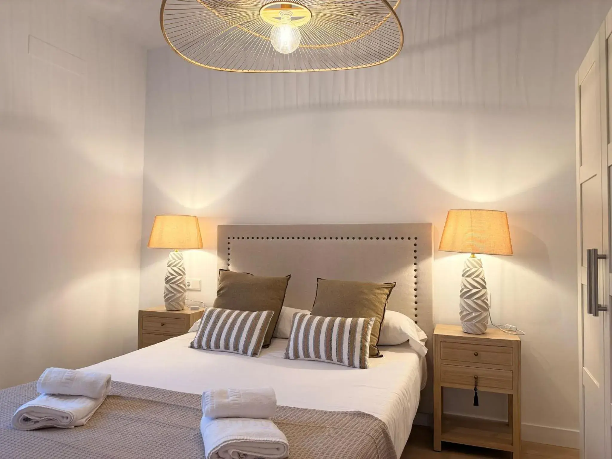 Bed in Life Apartments Alameda Colón Bed in Life Apartments Alameda Colón