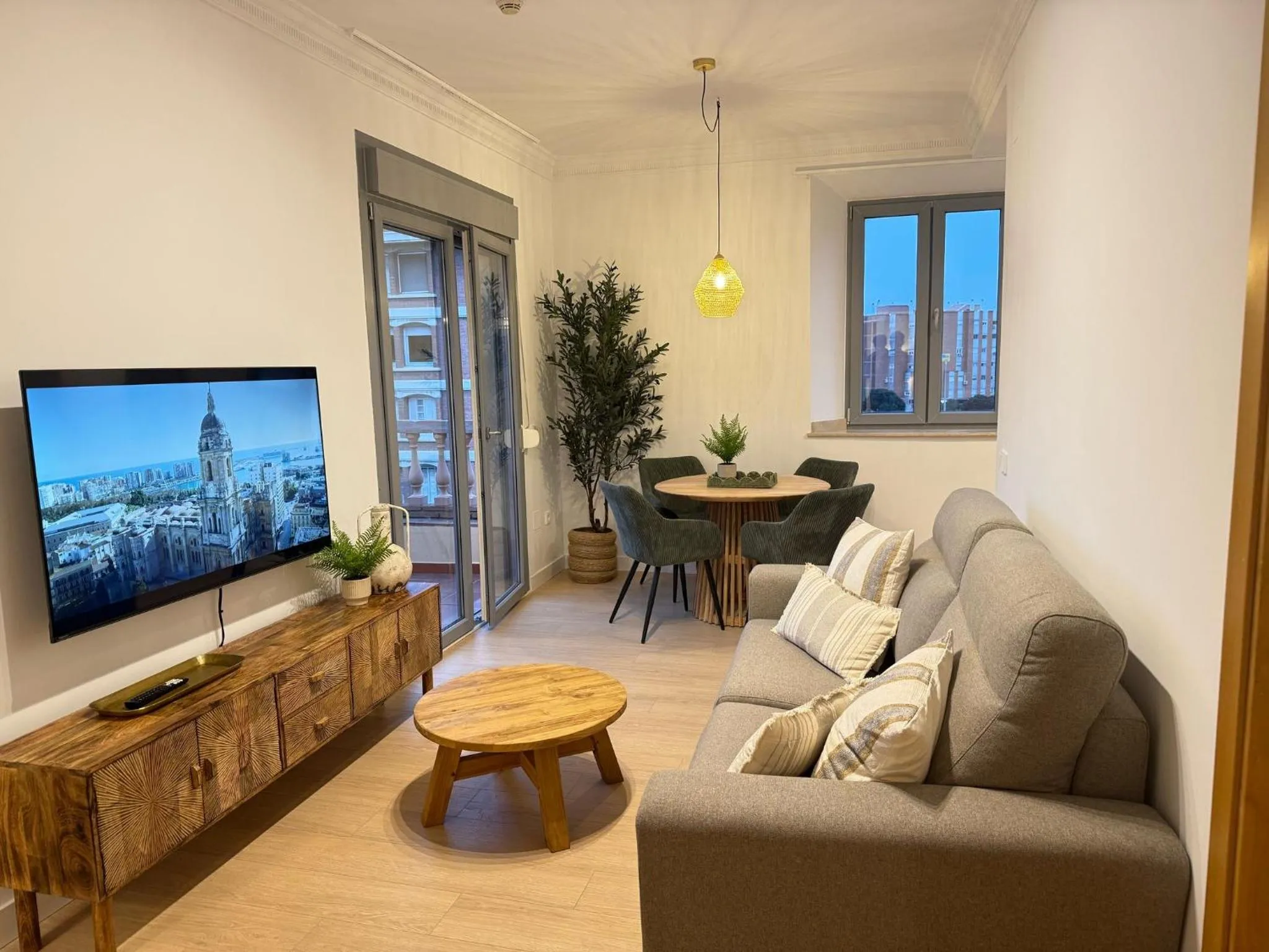 Life Apartments Alameda Colón