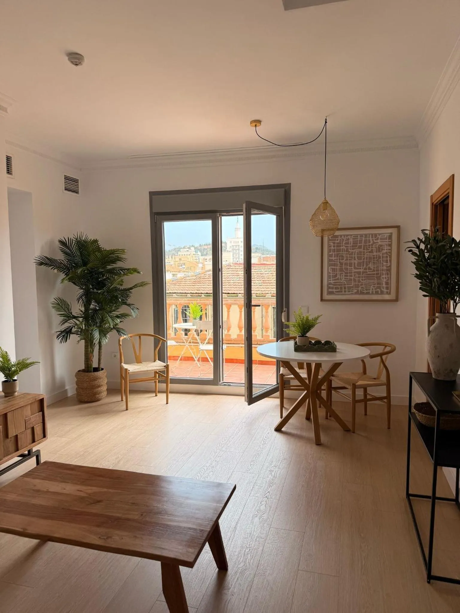 Living room in Life Apartments Alameda Colón