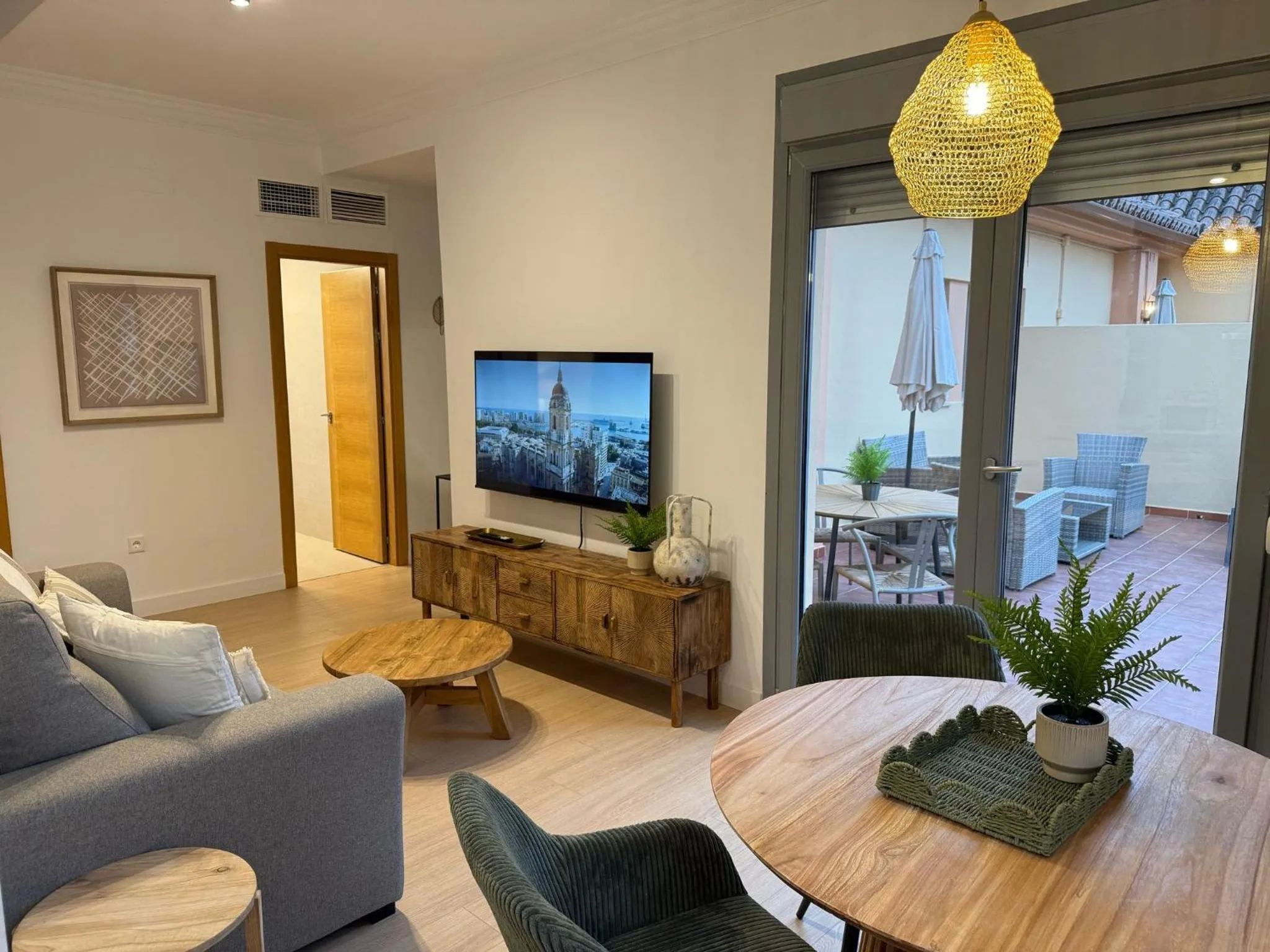 Life Apartments Alameda Colón