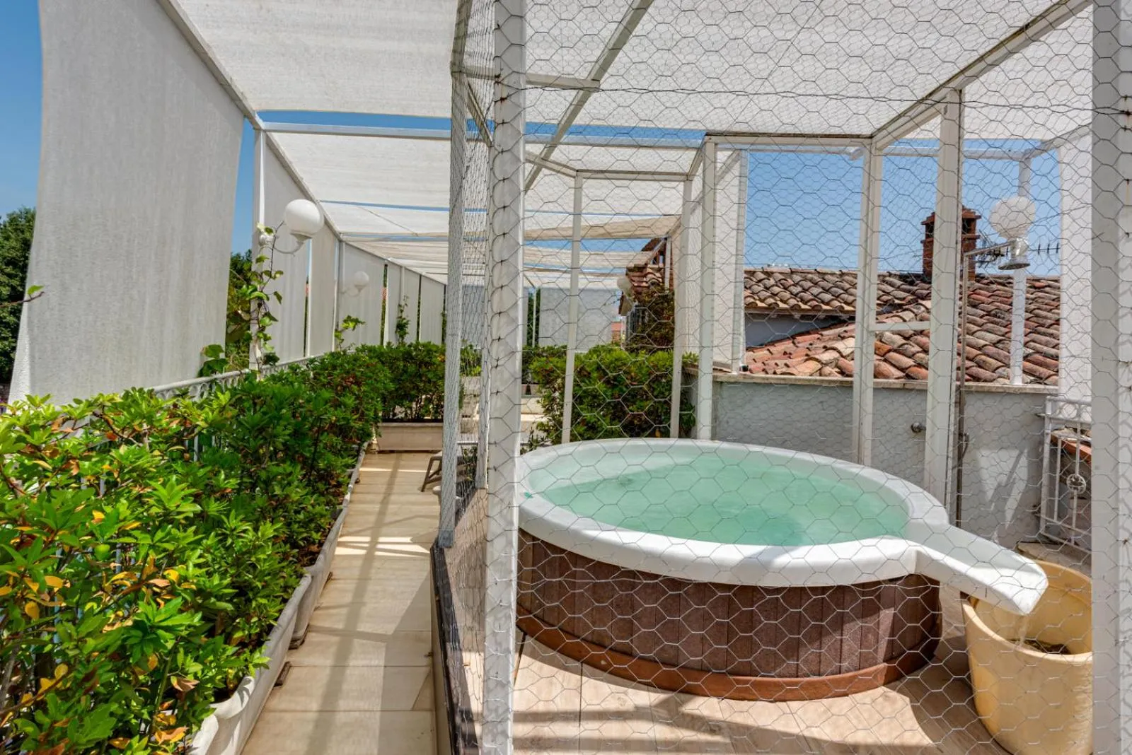 Hot Tub in VILLA LIBERTY Boutique Hotel - Borgo Capitano Collection