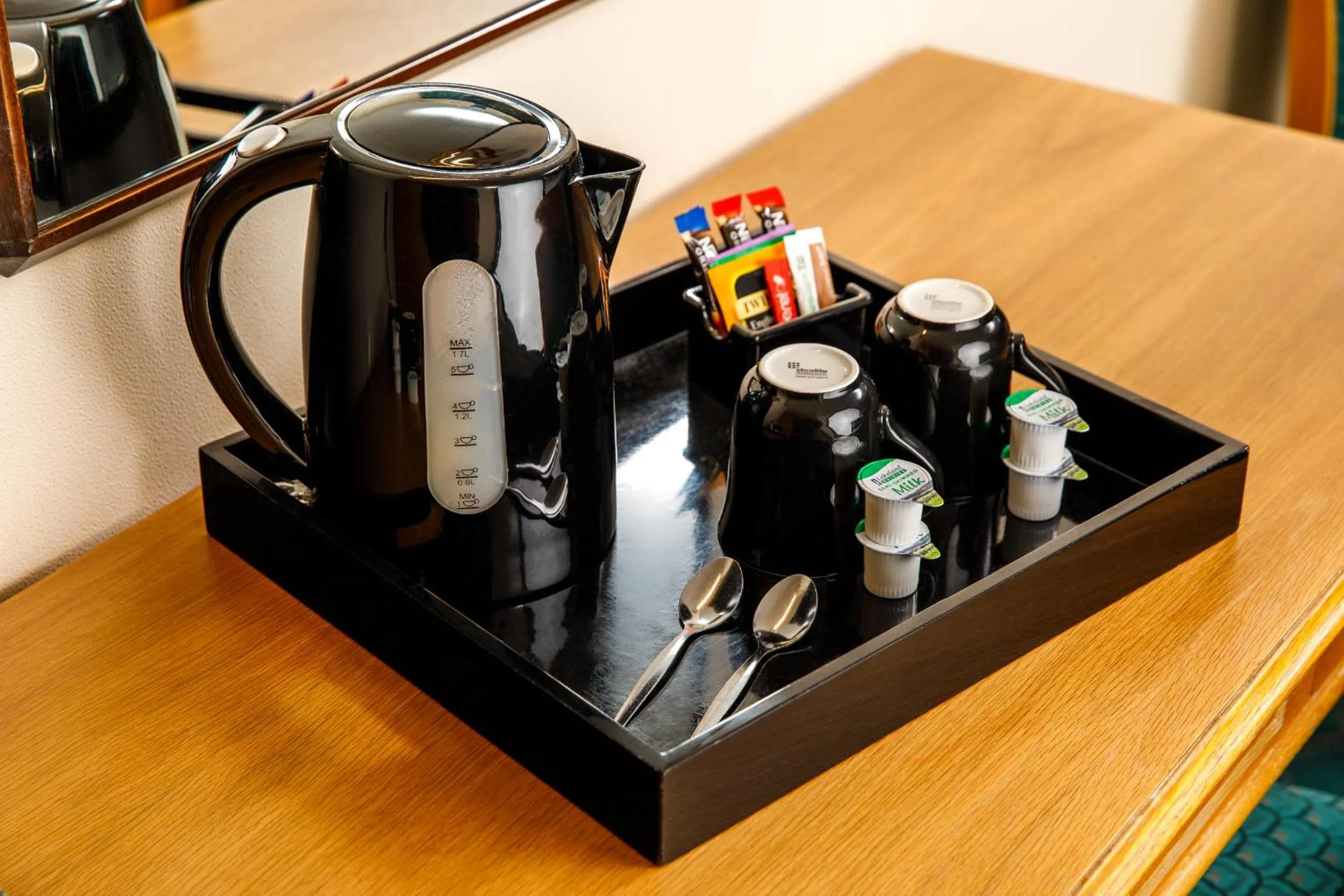 Coffee/tea facilities in Mercure Livingston Hotel