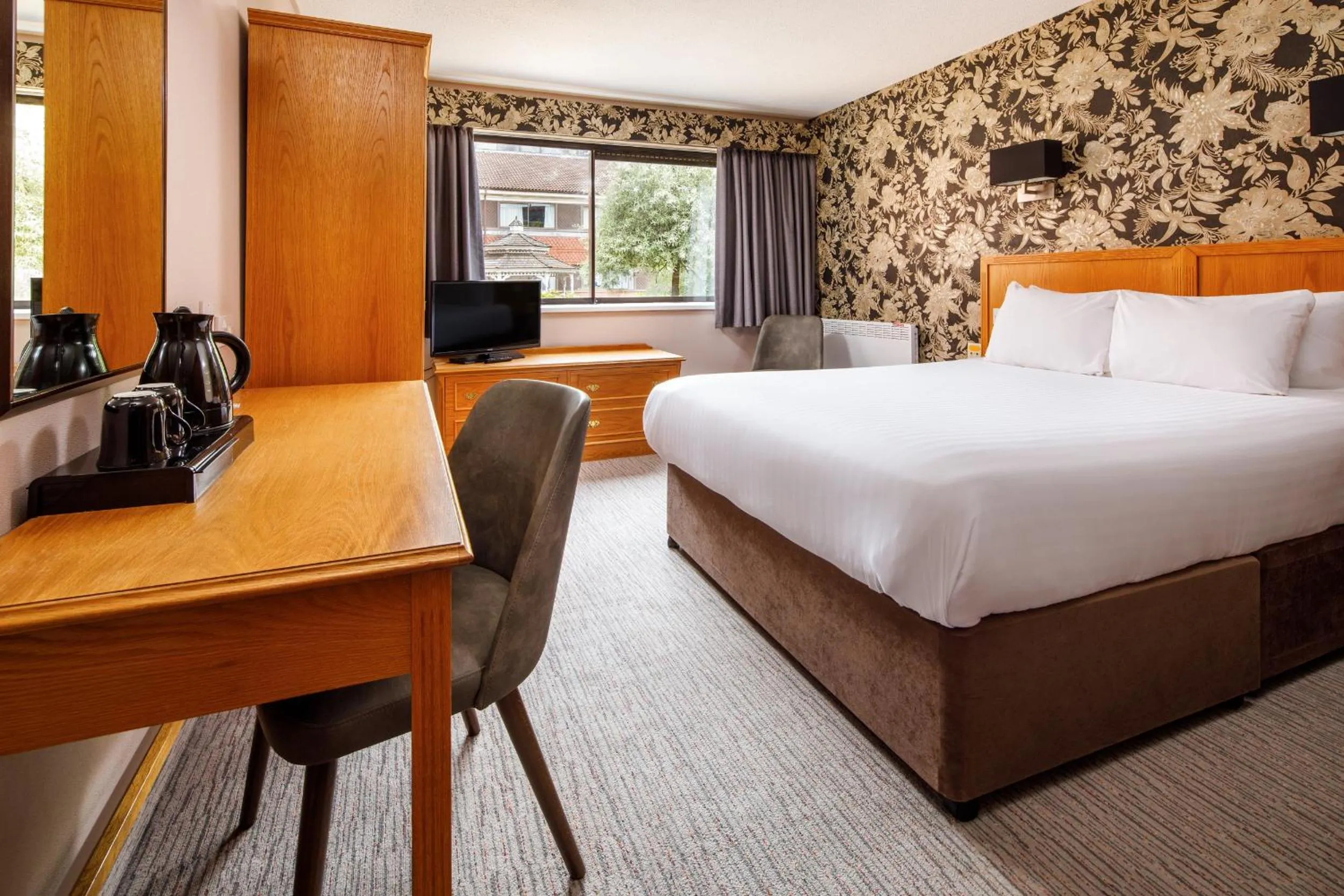 acessibility, Bed in Mercure Livingston Hotel