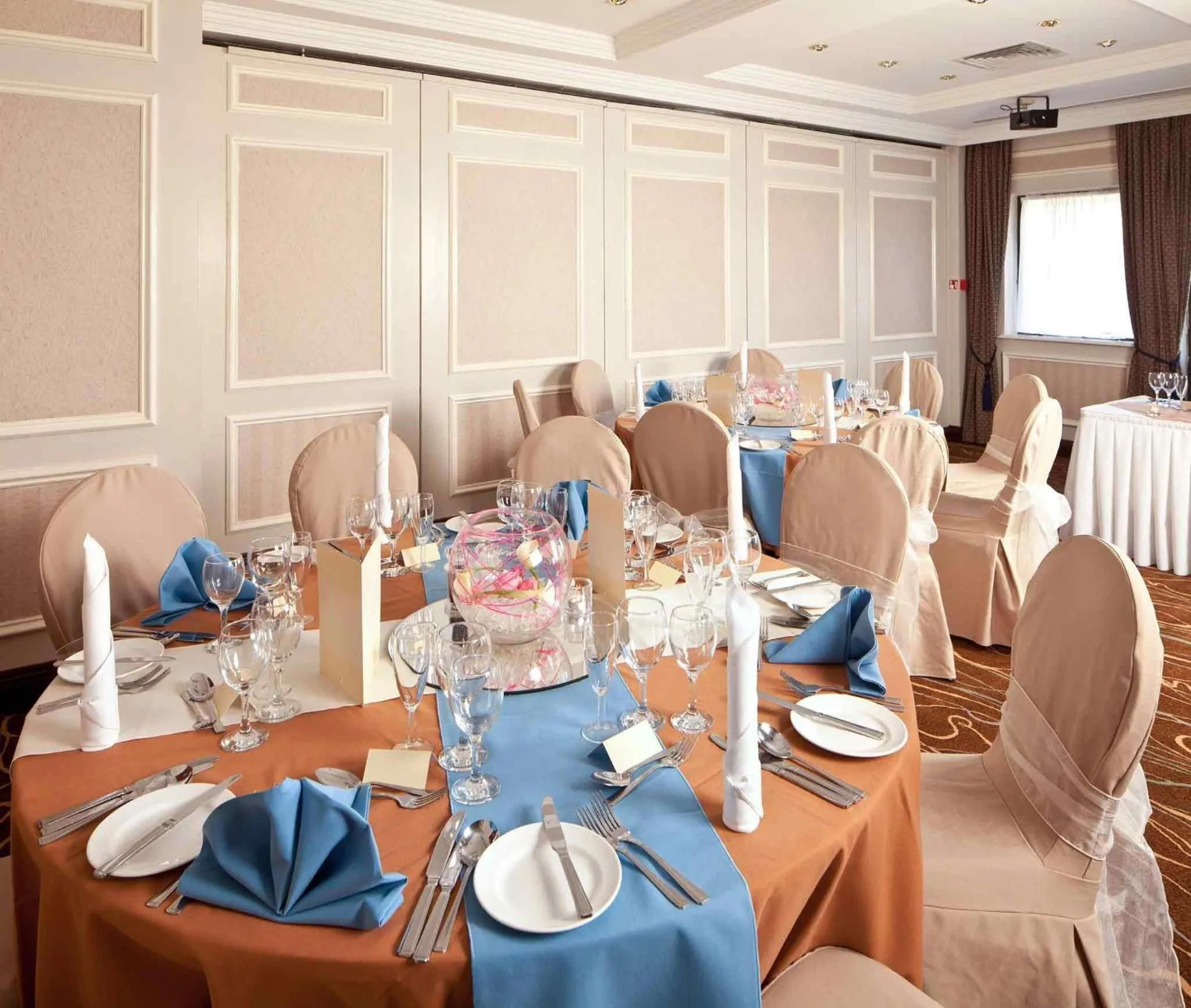 wedding in Mercure Livingston Hotel