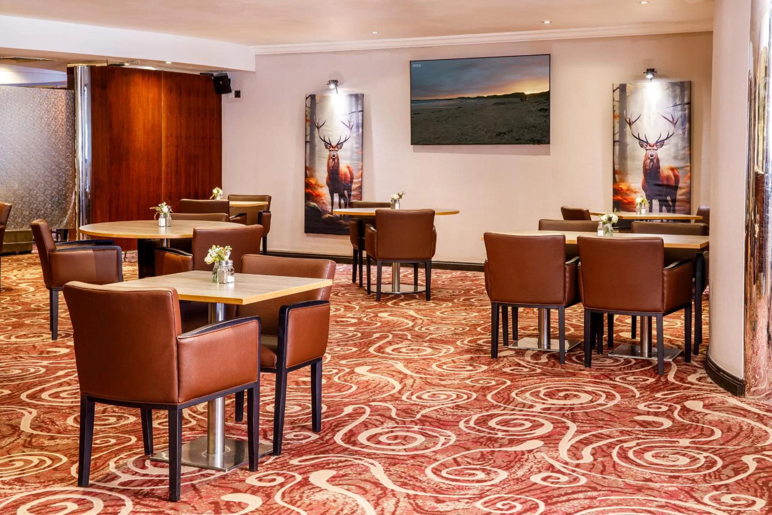 Lounge or bar in Mercure Livingston Hotel
