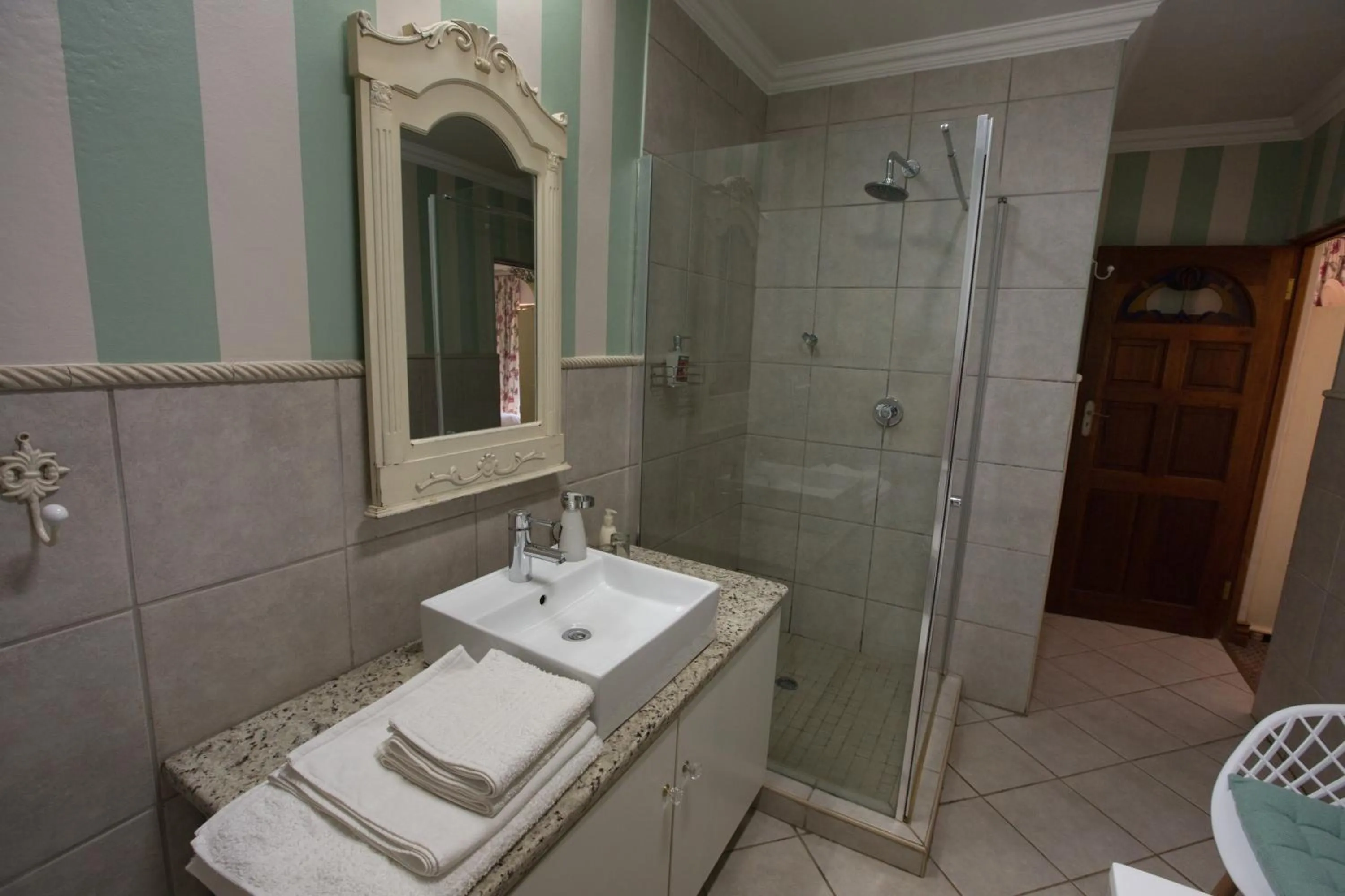 Bathroom in MacGregors Guest House