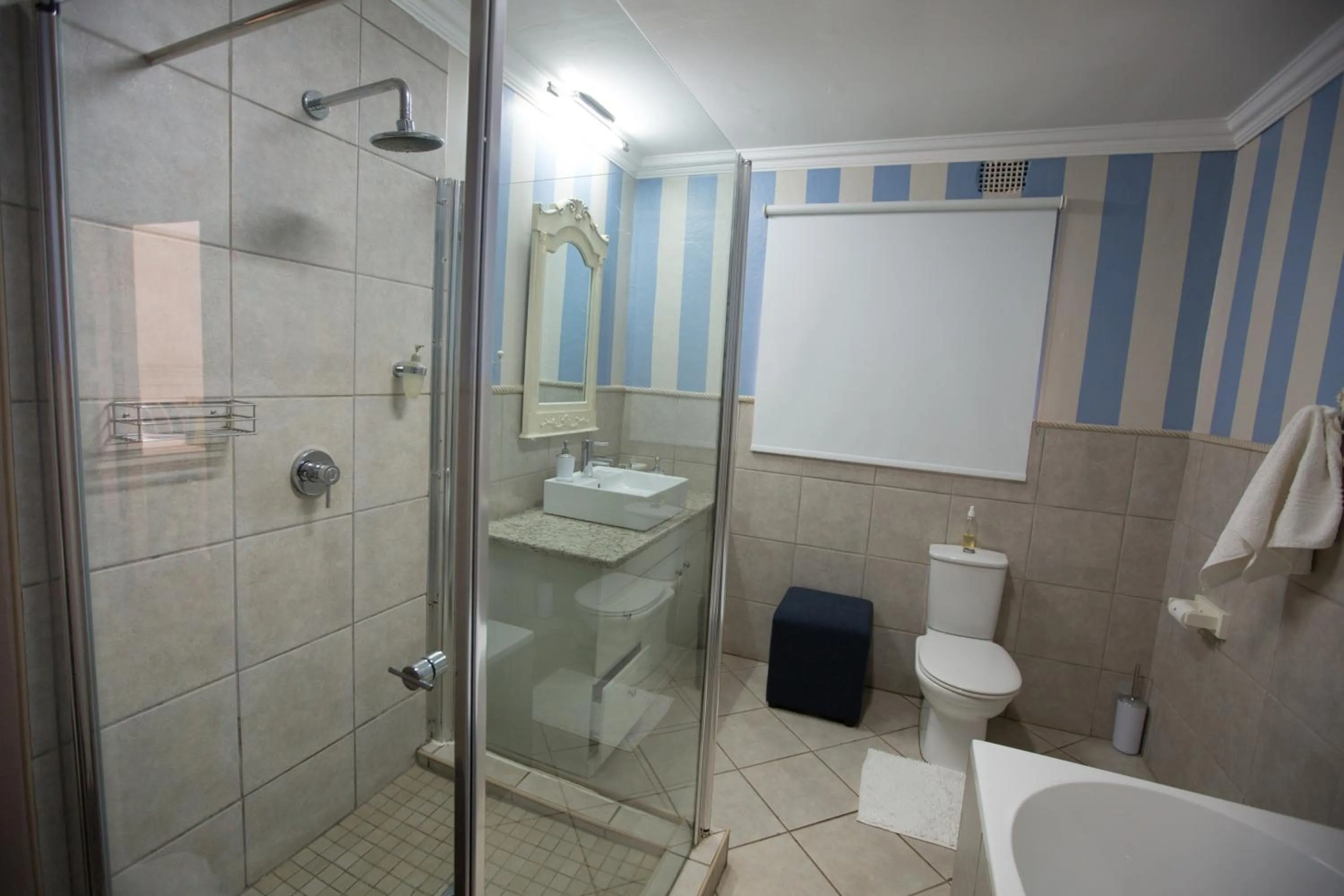 Bathroom in MacGregors Guest House