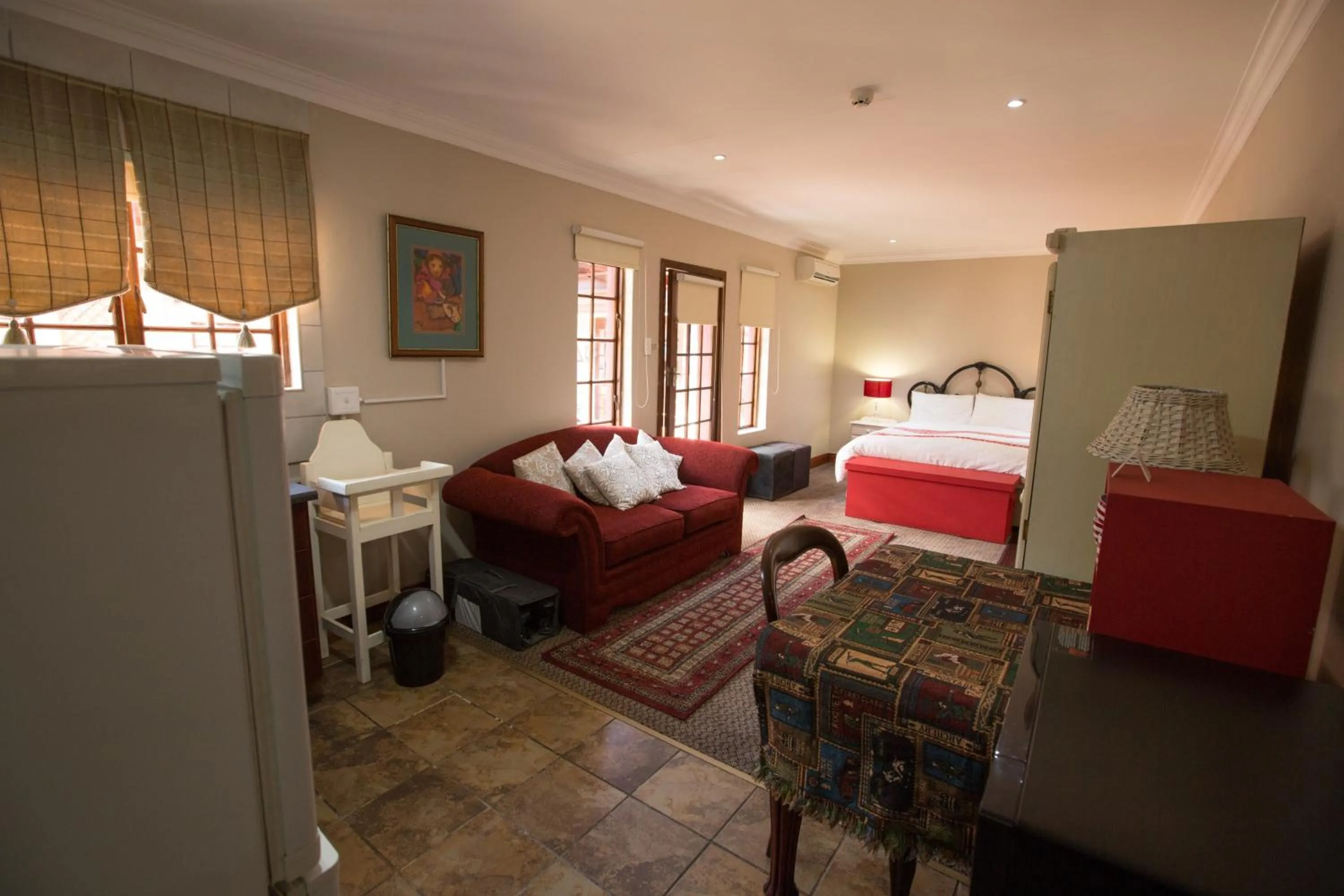 Photo of the whole room, Bed in MacGregors Guest House