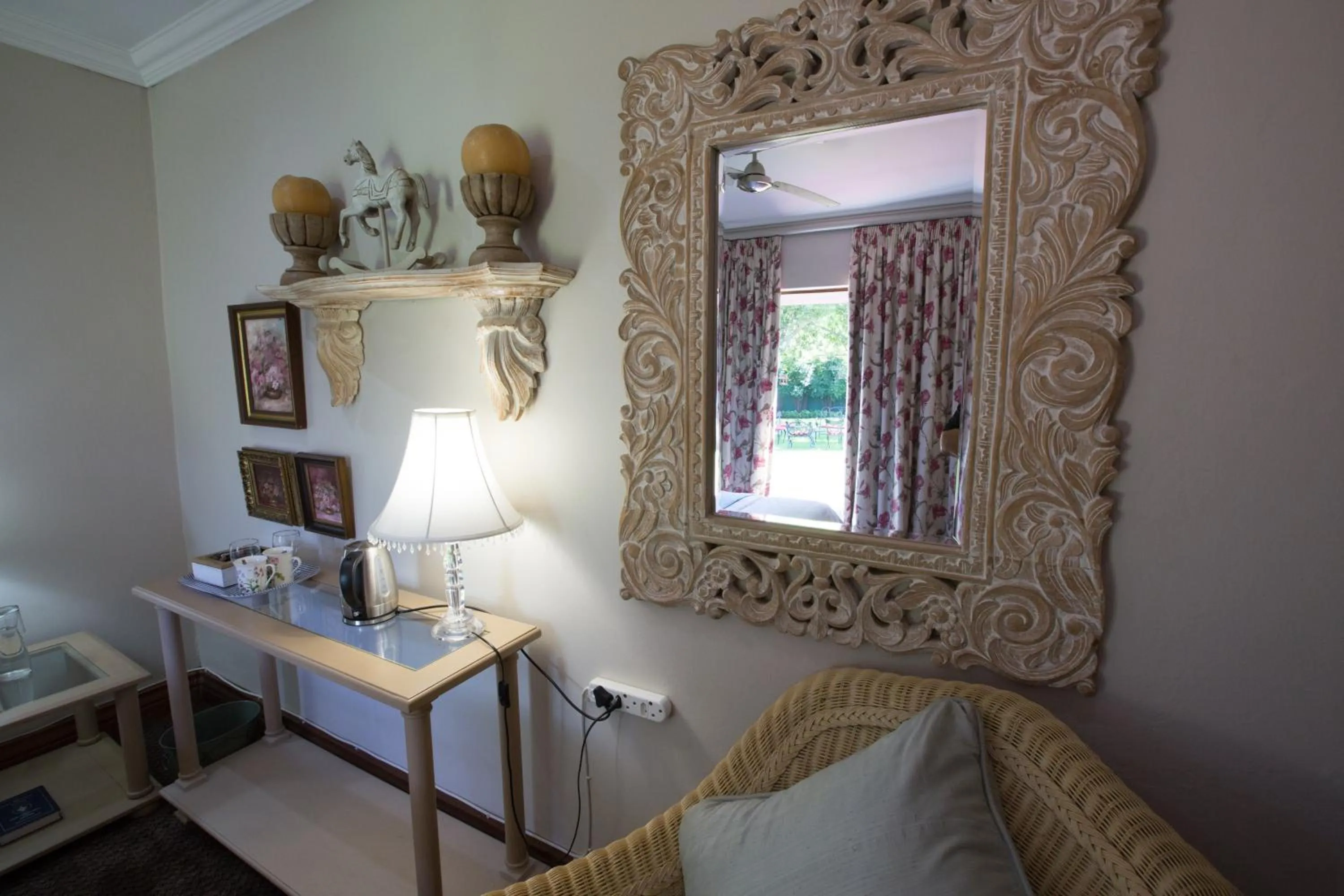 Bedroom in MacGregors Guest House