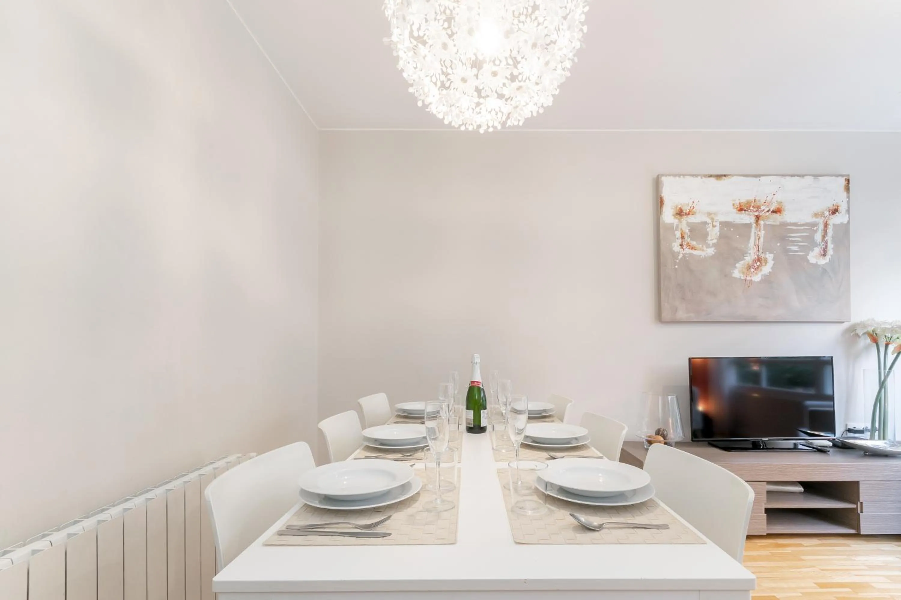 Dining area in Elegance Barcelona Rentals