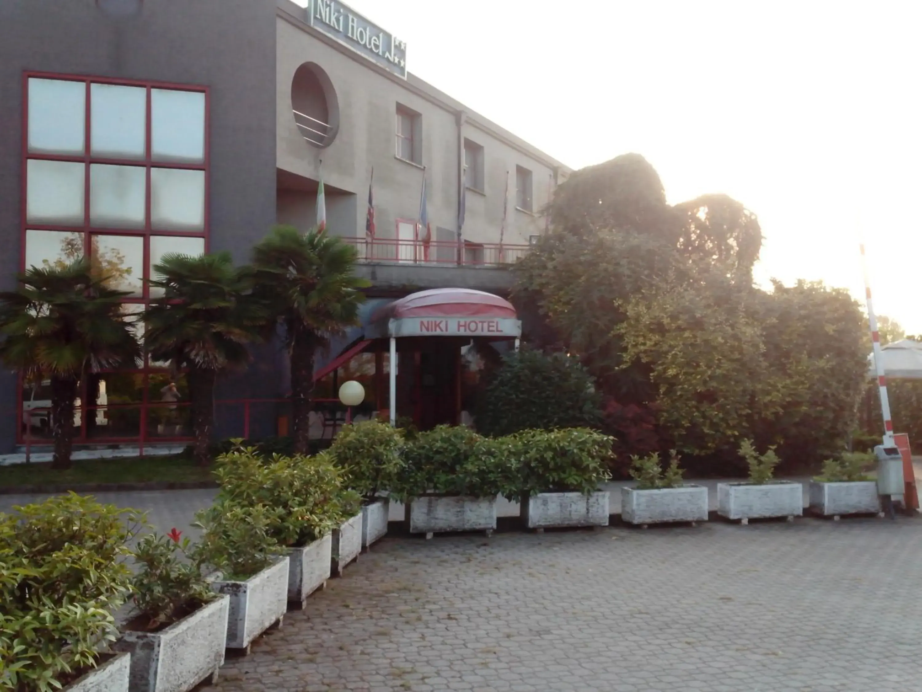 Facade/entrance in Hotel Niki Facade/entrance in Hotel Niki