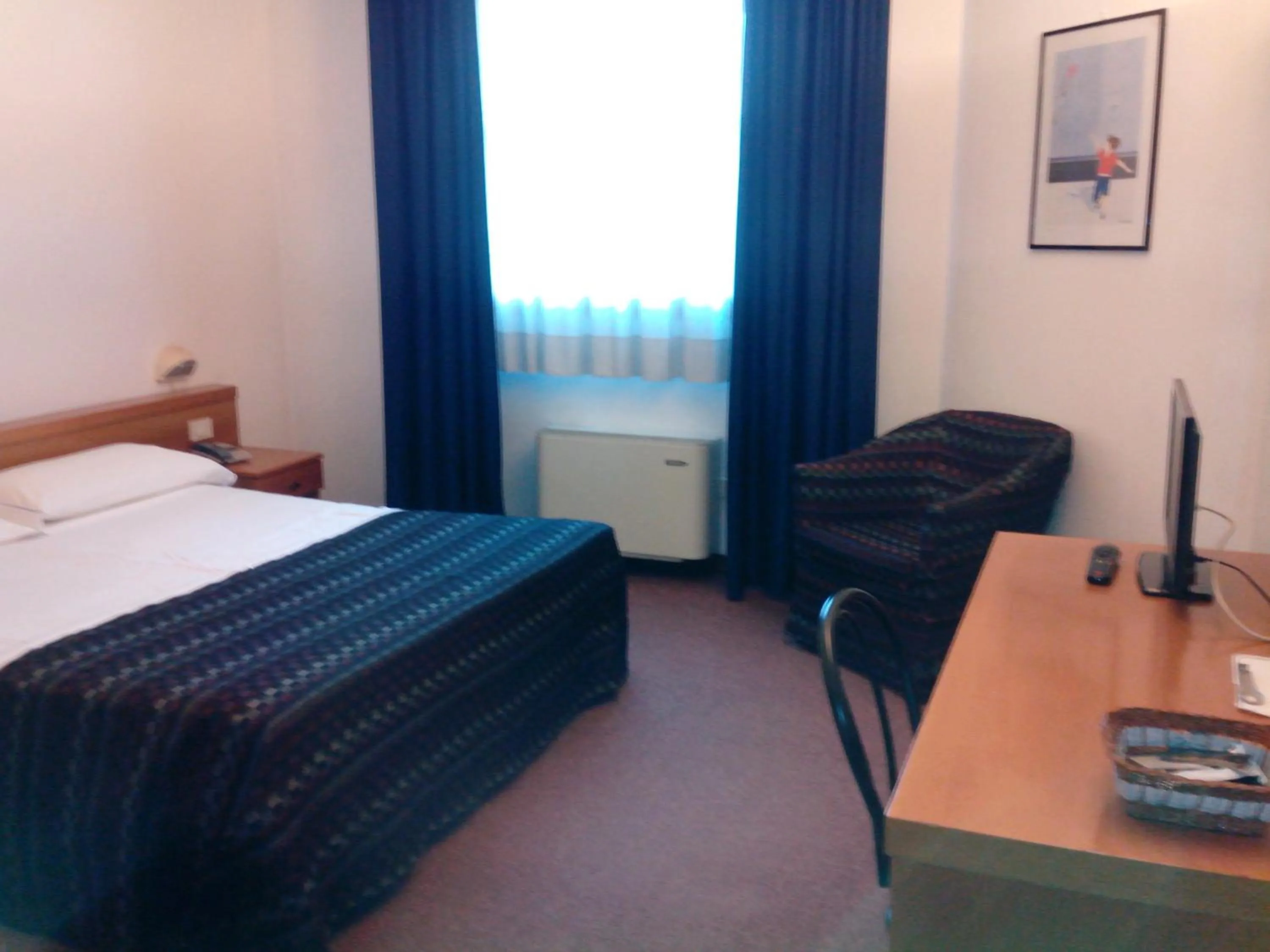 Photo of the whole room, Bed in Hotel Niki