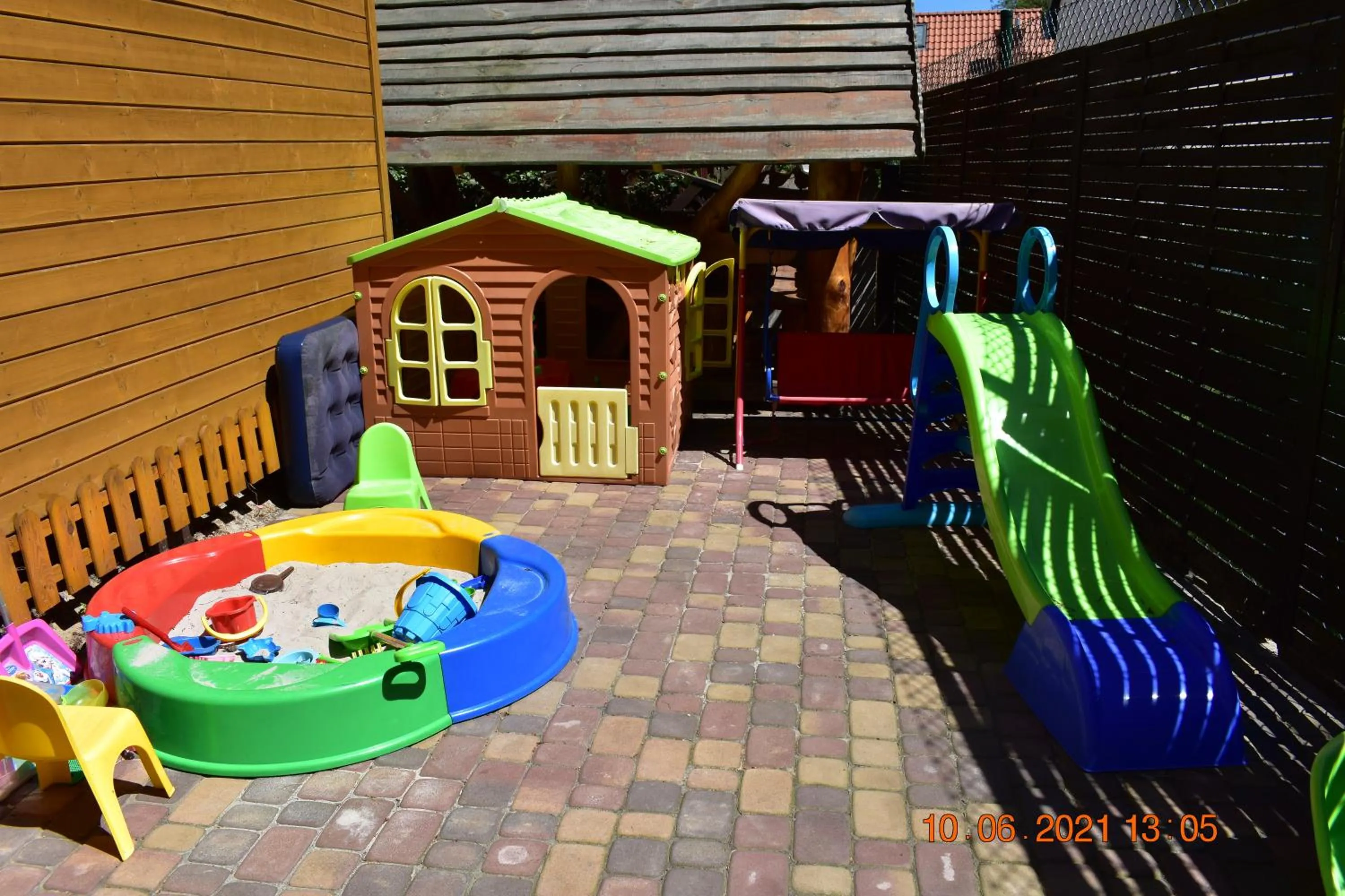 Children play ground in Domki ogrzewane Sokół